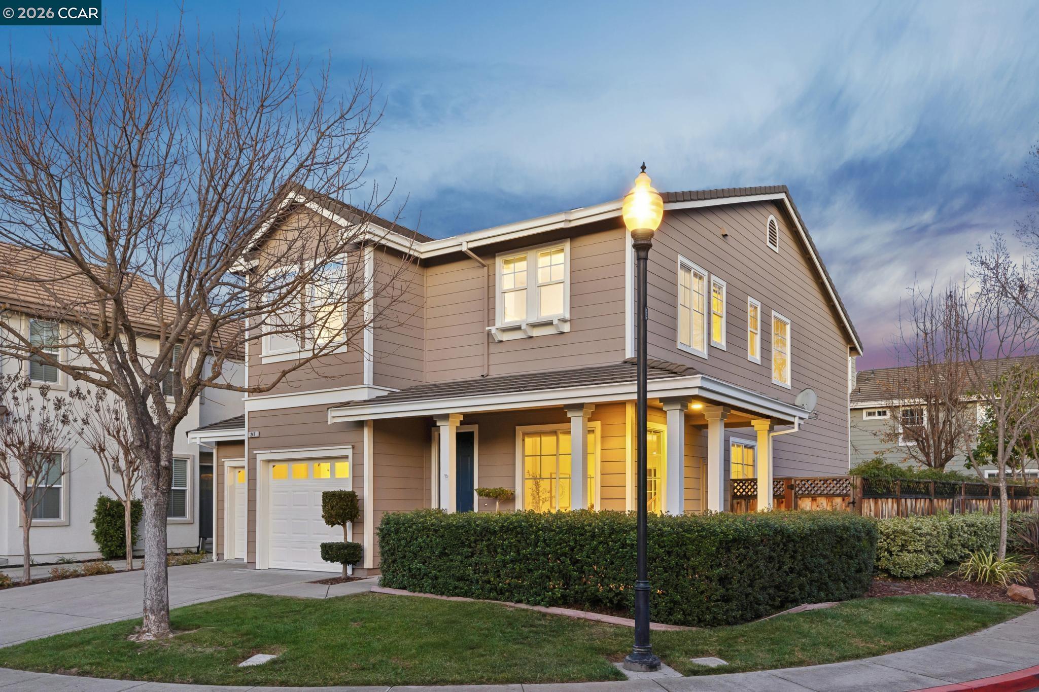 Detail Gallery Image 3 of 47 For 247 Abigail Cir, Danville,  CA 94506 - 4 Beds | 2/1 Baths