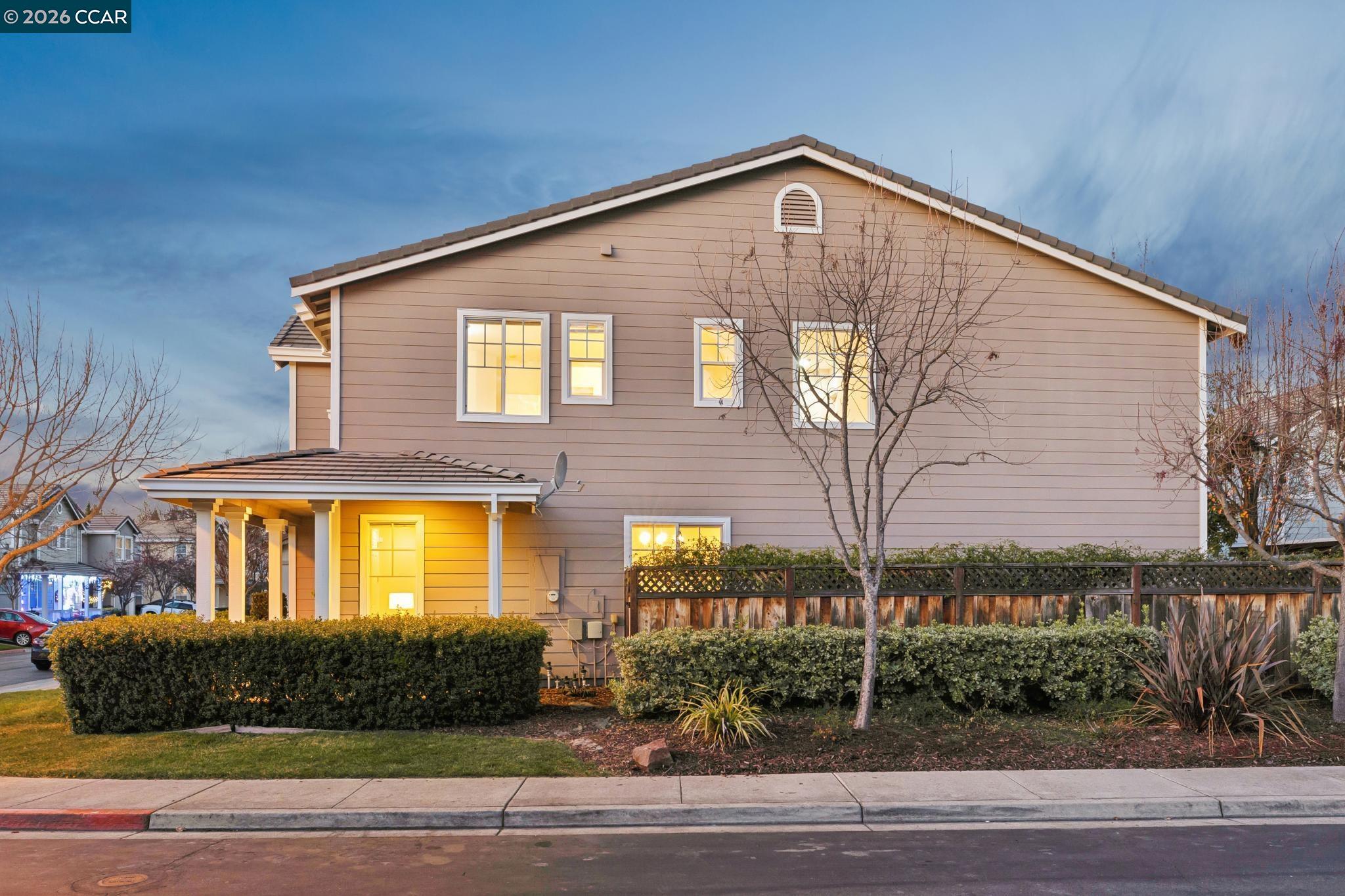 Detail Gallery Image 4 of 47 For 247 Abigail Cir, Danville,  CA 94506 - 4 Beds | 2/1 Baths
