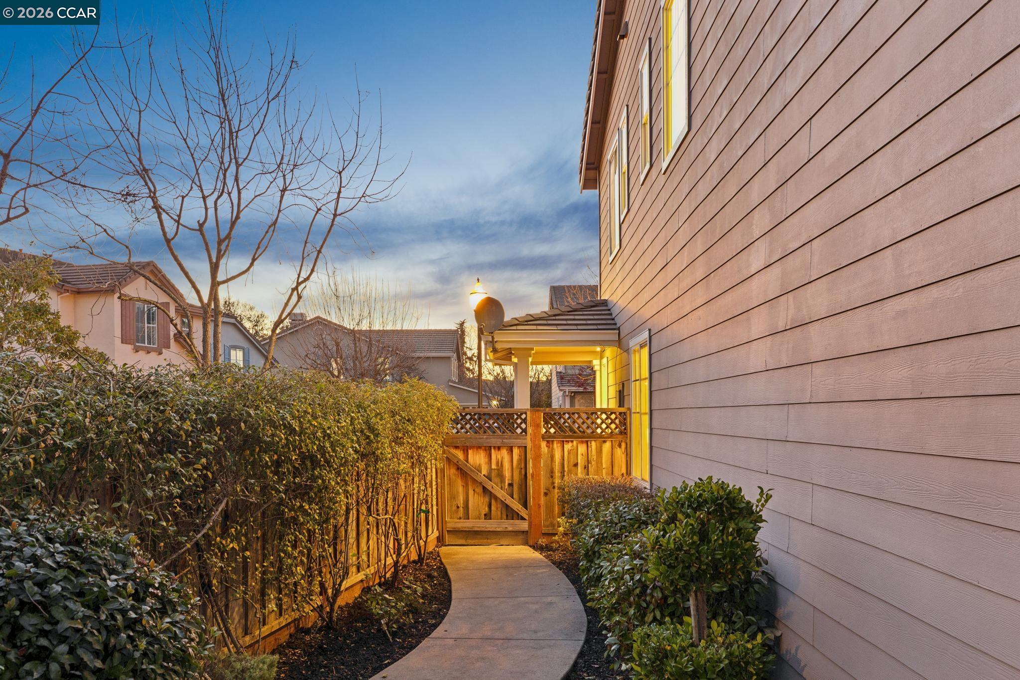 Detail Gallery Image 38 of 47 For 247 Abigail Cir, Danville,  CA 94506 - 4 Beds | 2/1 Baths