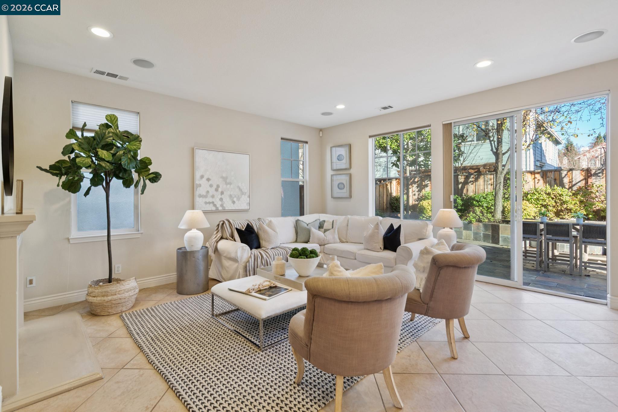 Detail Gallery Image 10 of 47 For 247 Abigail Cir, Danville,  CA 94506 - 4 Beds | 2/1 Baths