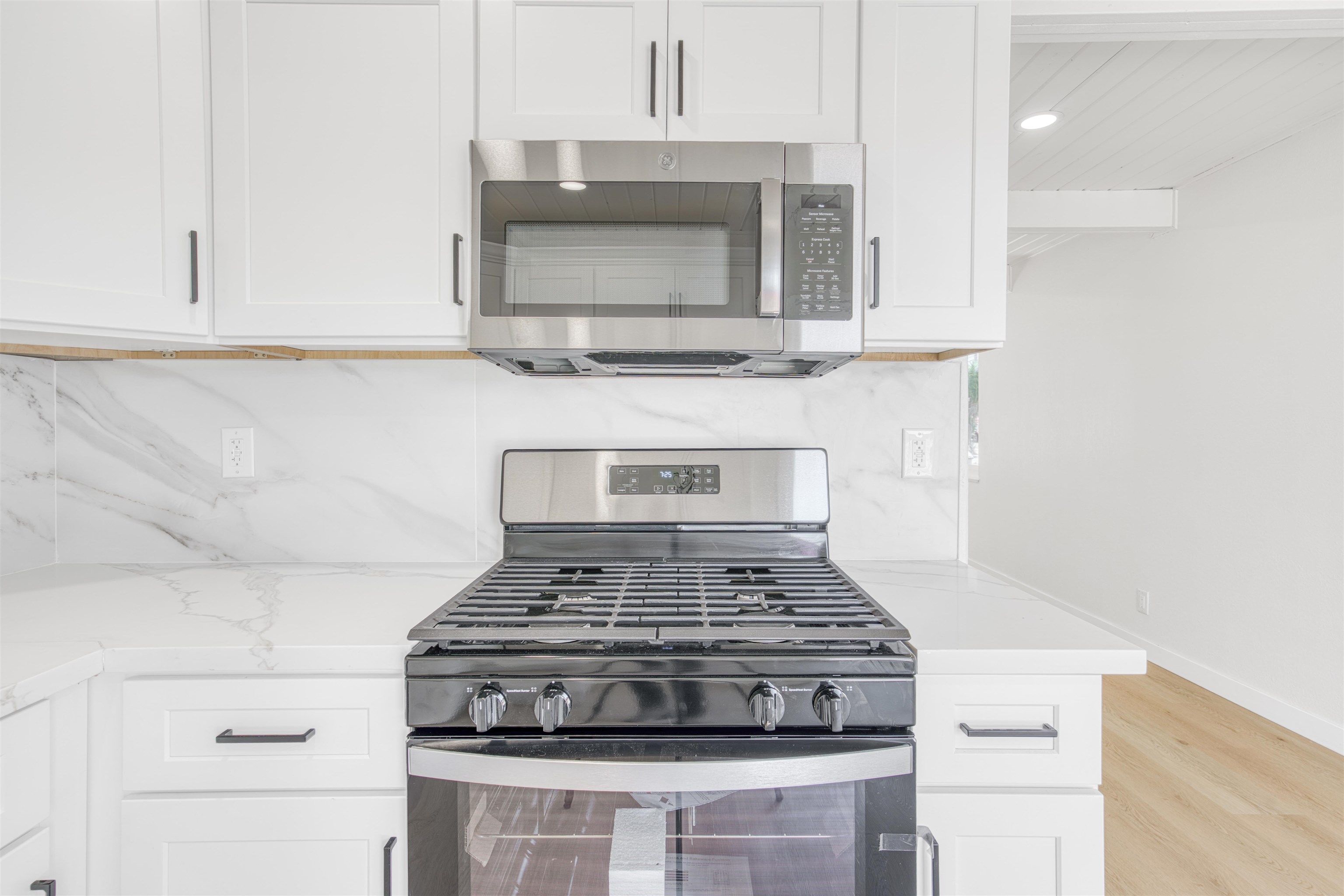 Detail Gallery Image 11 of 27 For 1339 Lettia, San Pablo,  CA 94806 - 3 Beds | 1 Baths