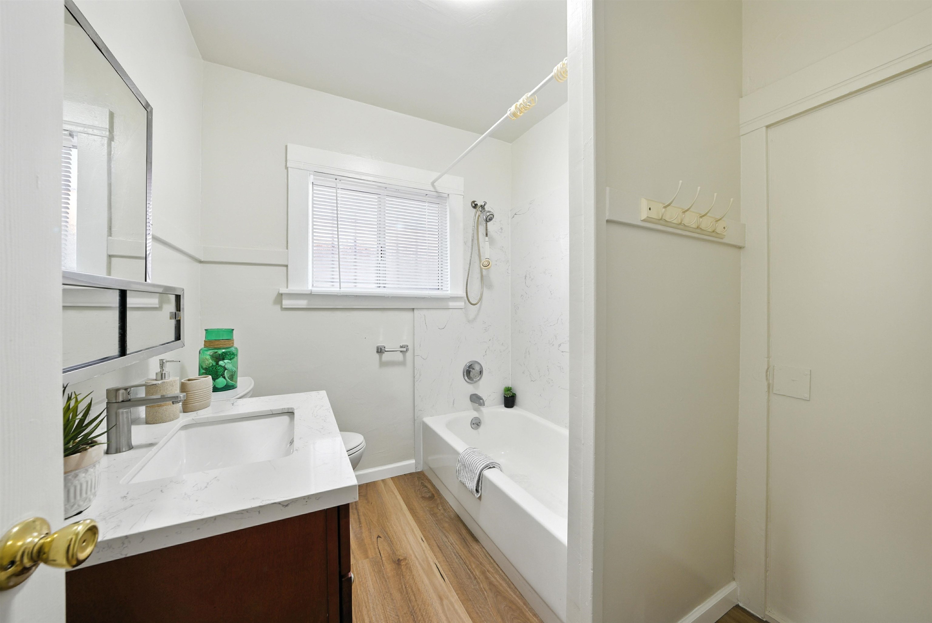 Detail Gallery Image 16 of 58 For 2539-2541 Grande Vista Ave, Oakland,  CA 94601 - – Beds | – Baths