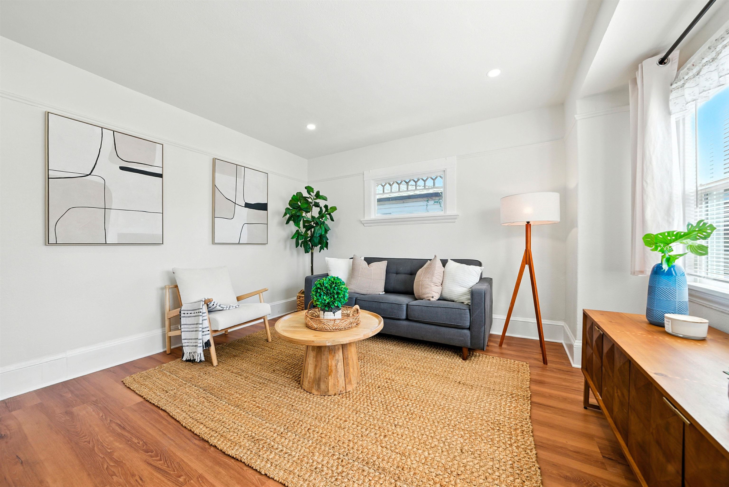 Detail Gallery Image 3 of 58 For 2539-2541 Grande Vista Ave, Oakland,  CA 94601 - – Beds | – Baths