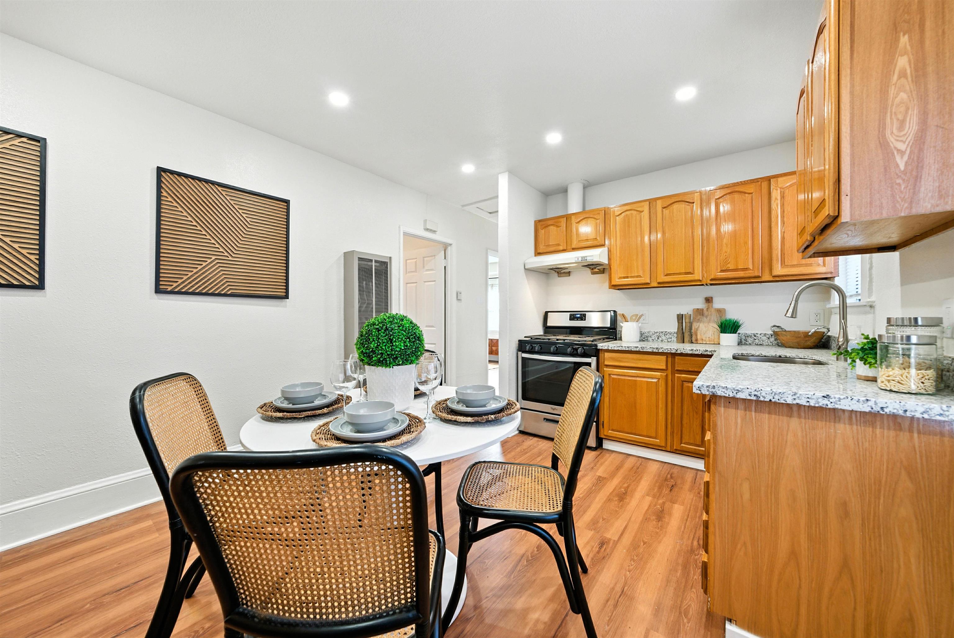 Detail Gallery Image 10 of 58 For 2539-2541 Grande Vista Ave, Oakland,  CA 94601 - – Beds | – Baths