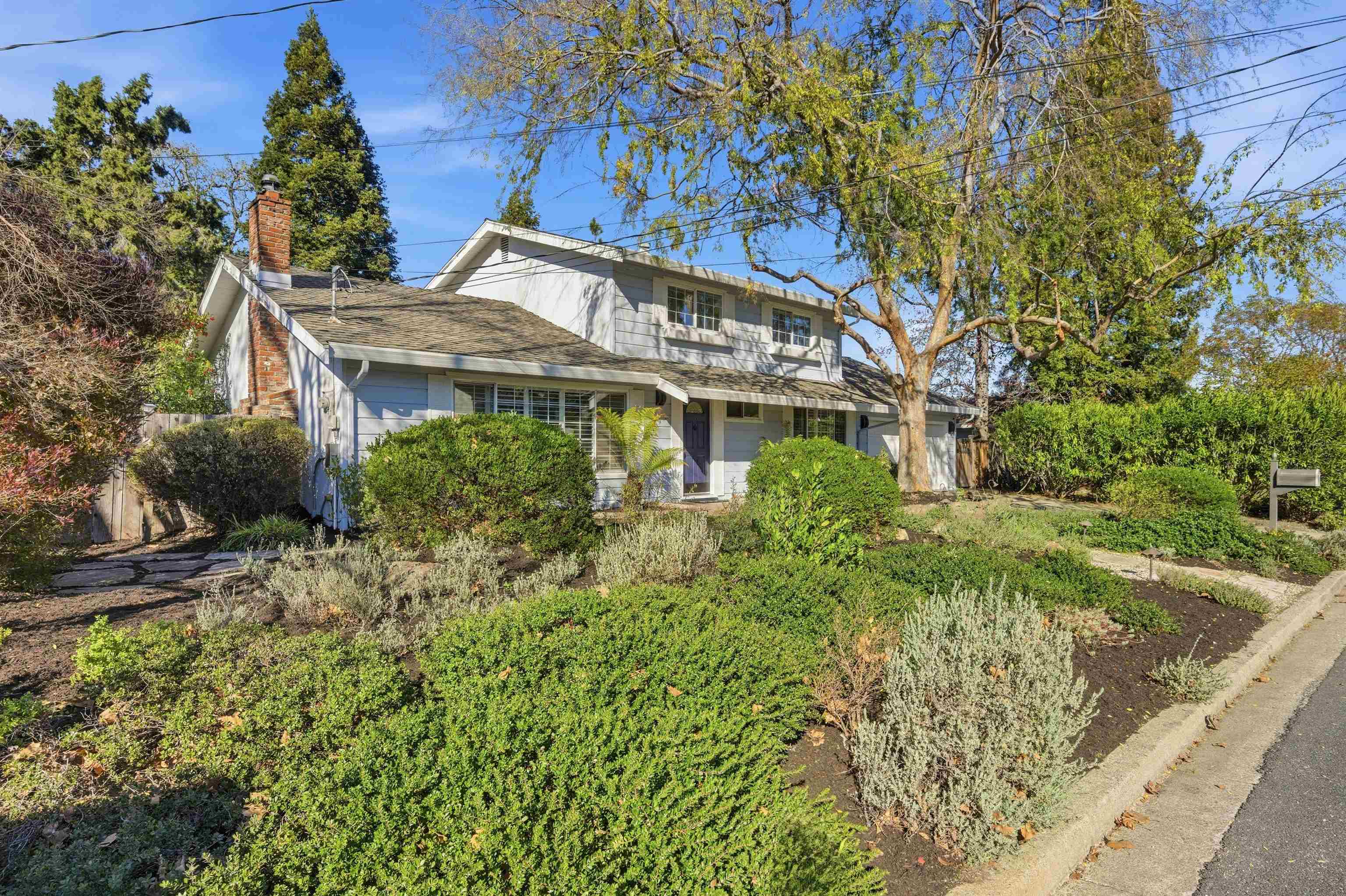 Detail Gallery Image 2 of 60 For 2933 Madeira Way, Pleasant Hill,  CA 94523 - 4 Beds | 2/1 Baths