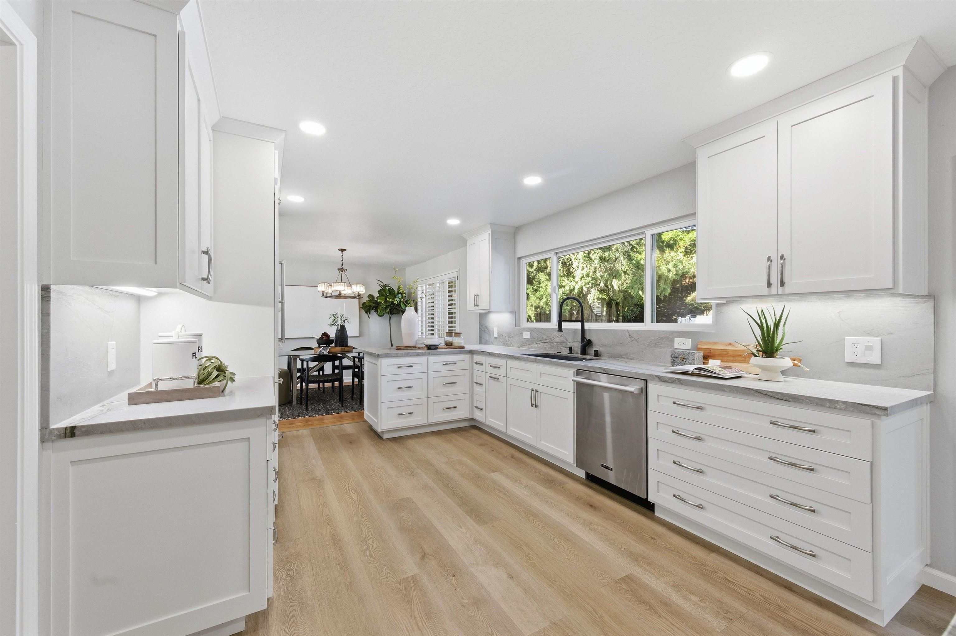 Detail Gallery Image 16 of 60 For 2933 Madeira Way, Pleasant Hill,  CA 94523 - 4 Beds | 2/1 Baths