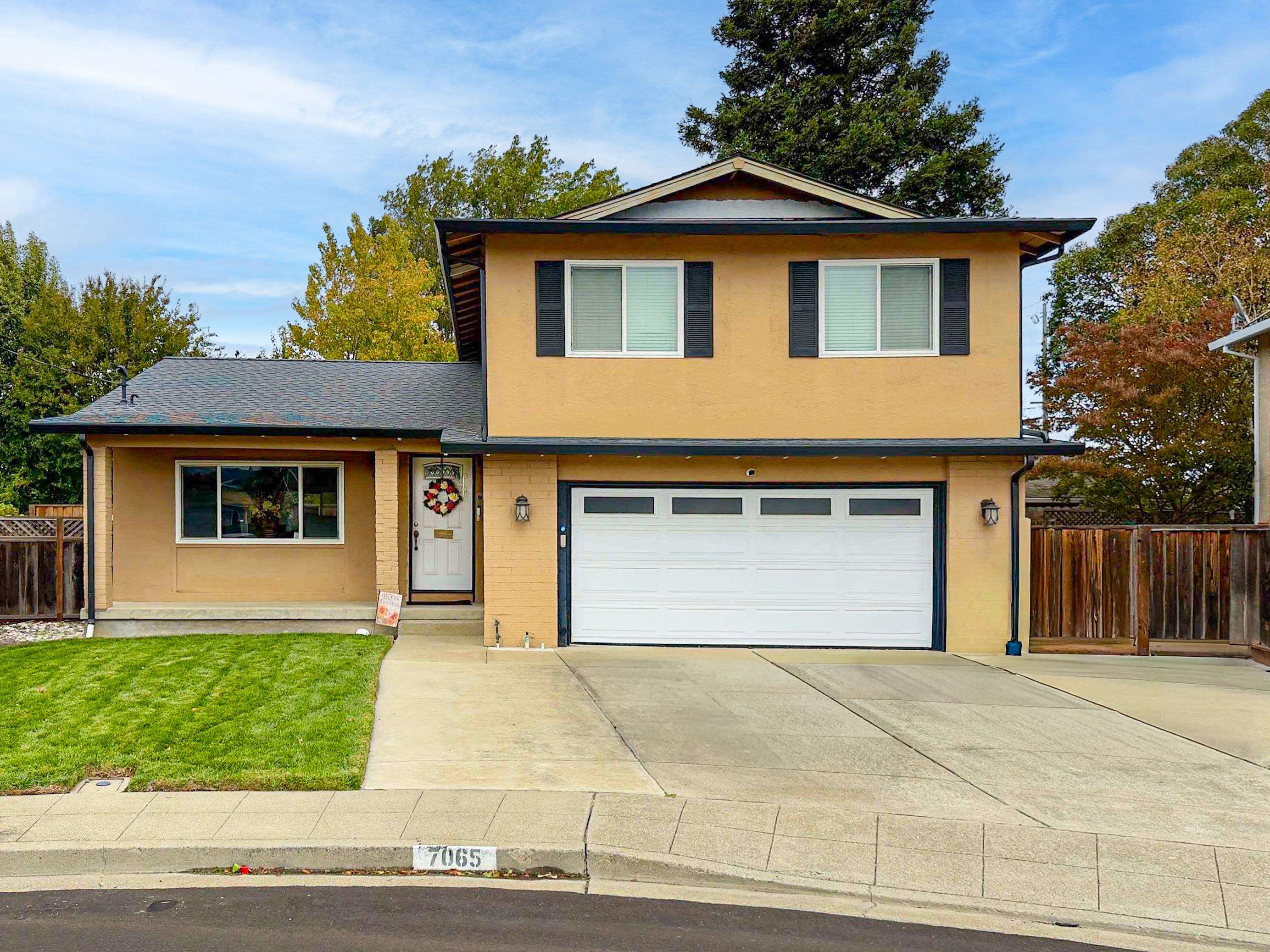 Detail Gallery Image 2 of 3 For 7065 Lancaster Ct, Dublin,  CA 94568 - 4 Beds | 2/1 Baths