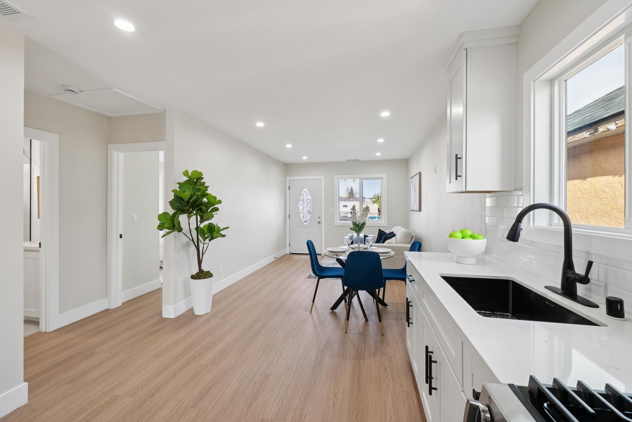 Detail Gallery Image 12 of 53 For 1612 94th Ave, Oakland,  CA 94603 - 3 Beds | 3 Baths