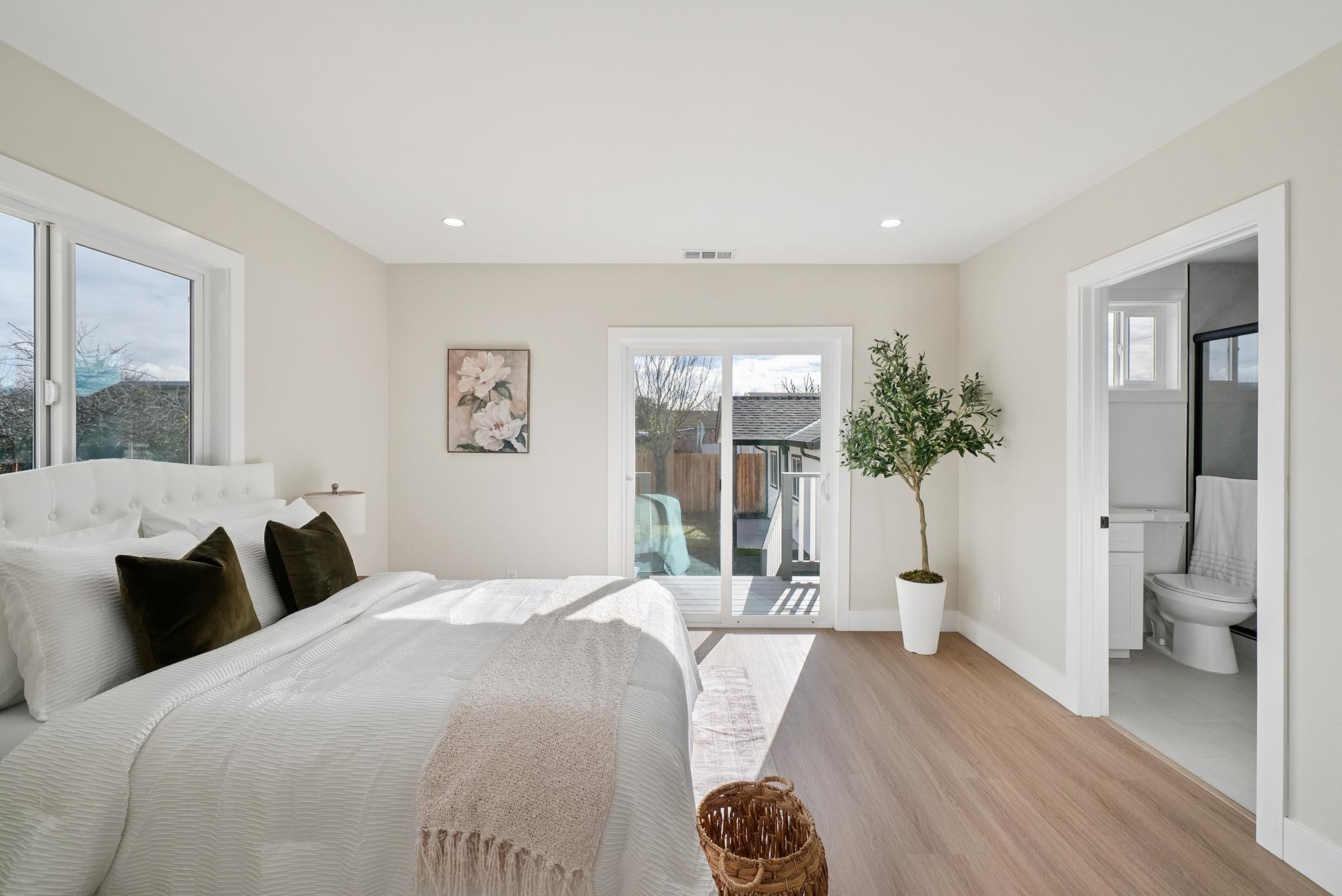 Detail Gallery Image 16 of 53 For 1612 94th Ave, Oakland,  CA 94603 - 3 Beds | 3 Baths