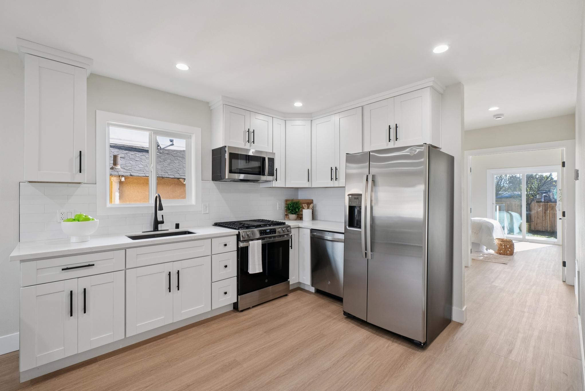 Detail Gallery Image 7 of 53 For 1612 94th Ave, Oakland,  CA 94603 - 3 Beds | 3 Baths