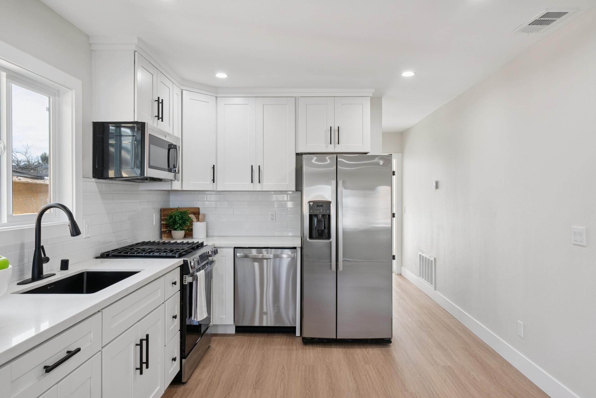 Detail Gallery Image 10 of 53 For 1612 94th Ave, Oakland,  CA 94603 - 3 Beds | 3 Baths