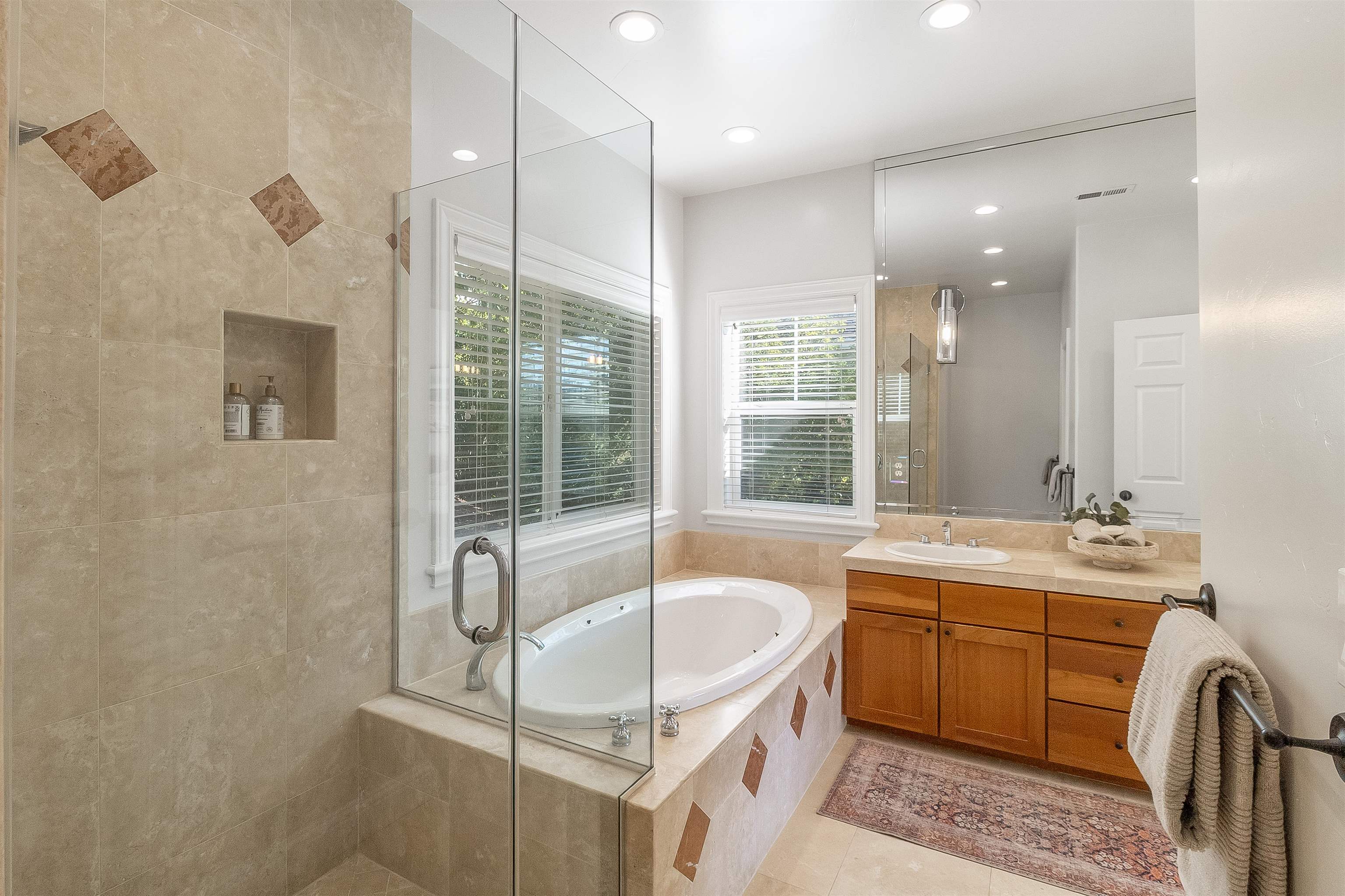 Detail Gallery Image 26 of 31 For 936 Mountain Blvd, Oakland,  CA 94611 - 3 Beds | 2/1 Baths