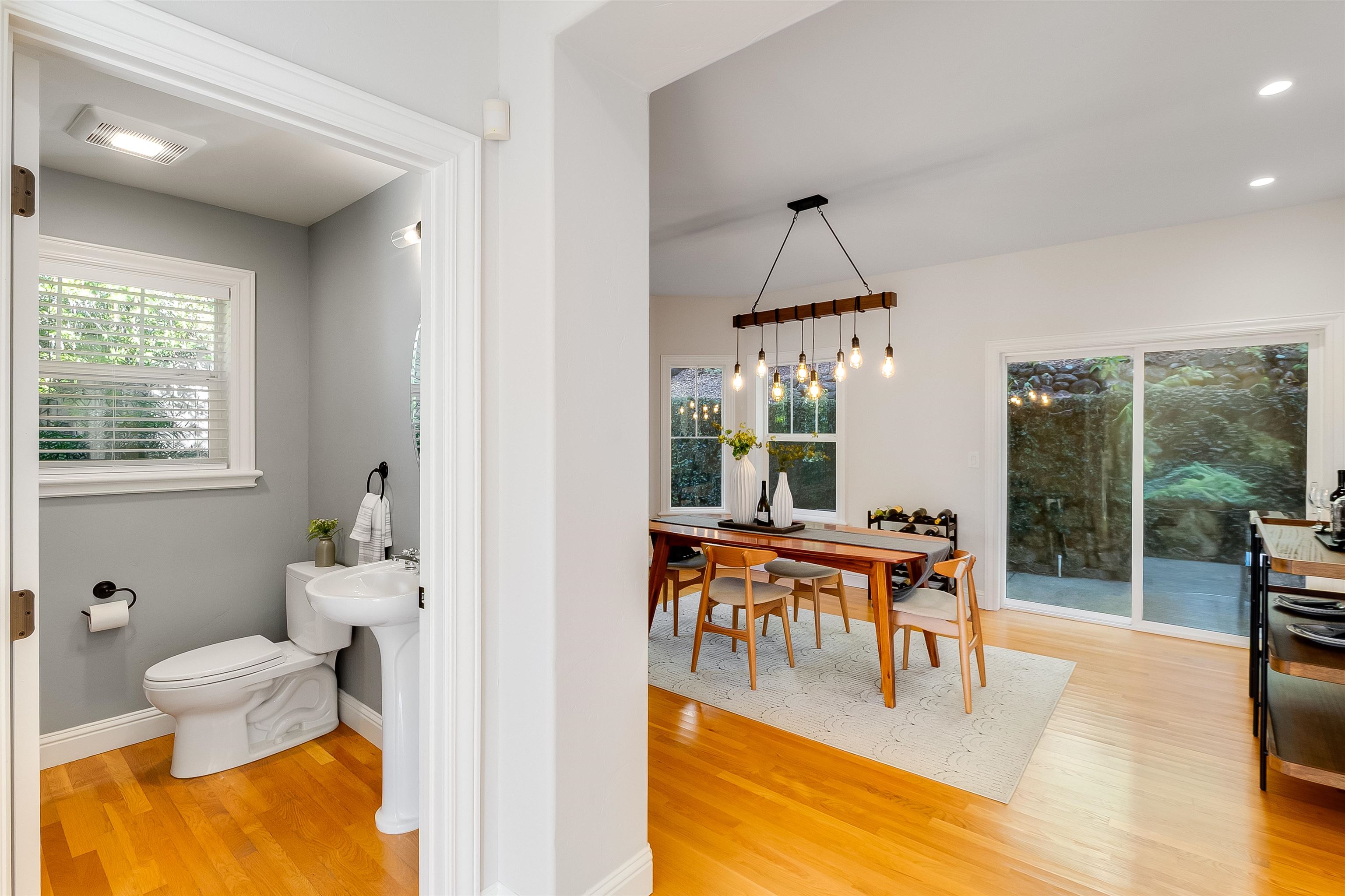 Detail Gallery Image 8 of 31 For 936 Mountain Blvd, Oakland,  CA 94611 - 3 Beds | 2/1 Baths