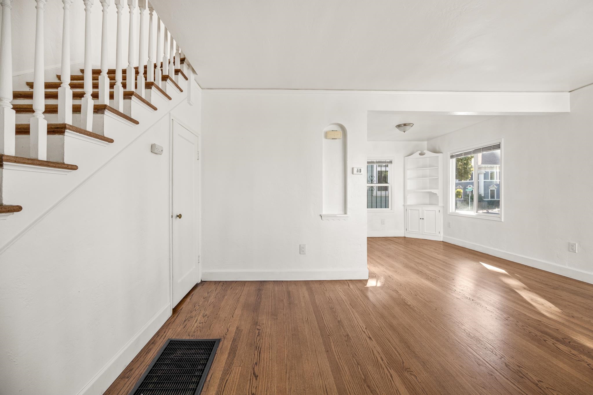 Detail Gallery Image 7 of 42 For 6320 Shattuck Ave, Oakland,  CA 94609 - – Beds | – Baths