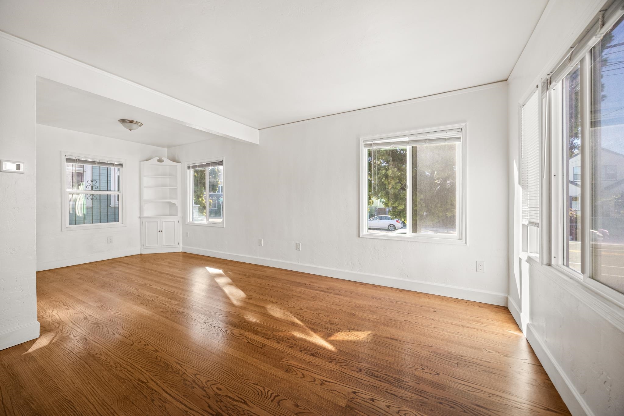 Detail Gallery Image 8 of 42 For 6320 Shattuck Ave, Oakland,  CA 94609 - – Beds | – Baths