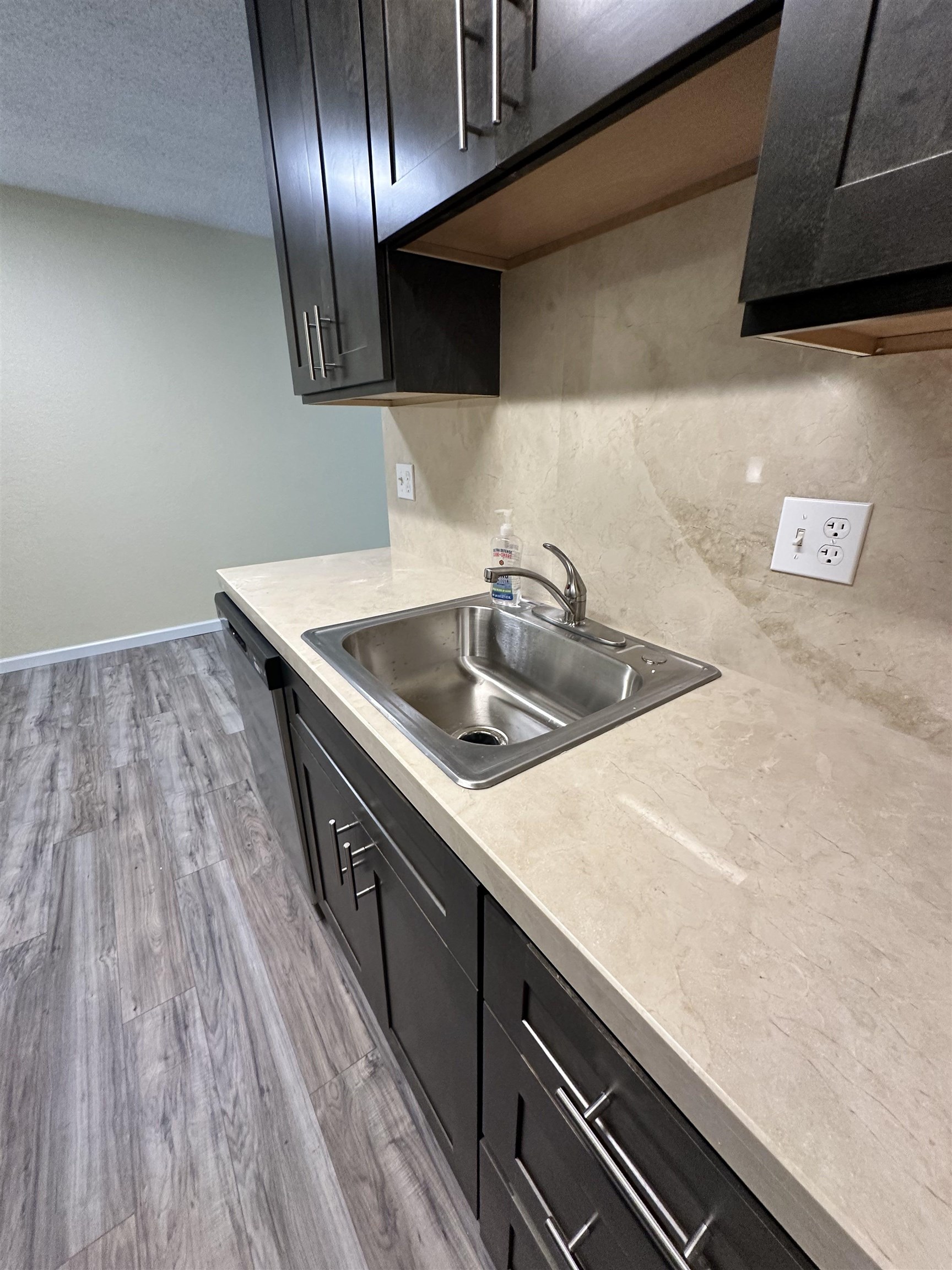 Detail Gallery Image 15 of 57 For 26088 Kay Ave #318,  Hayward,  CA 94545 - 1 Beds | 1 Baths