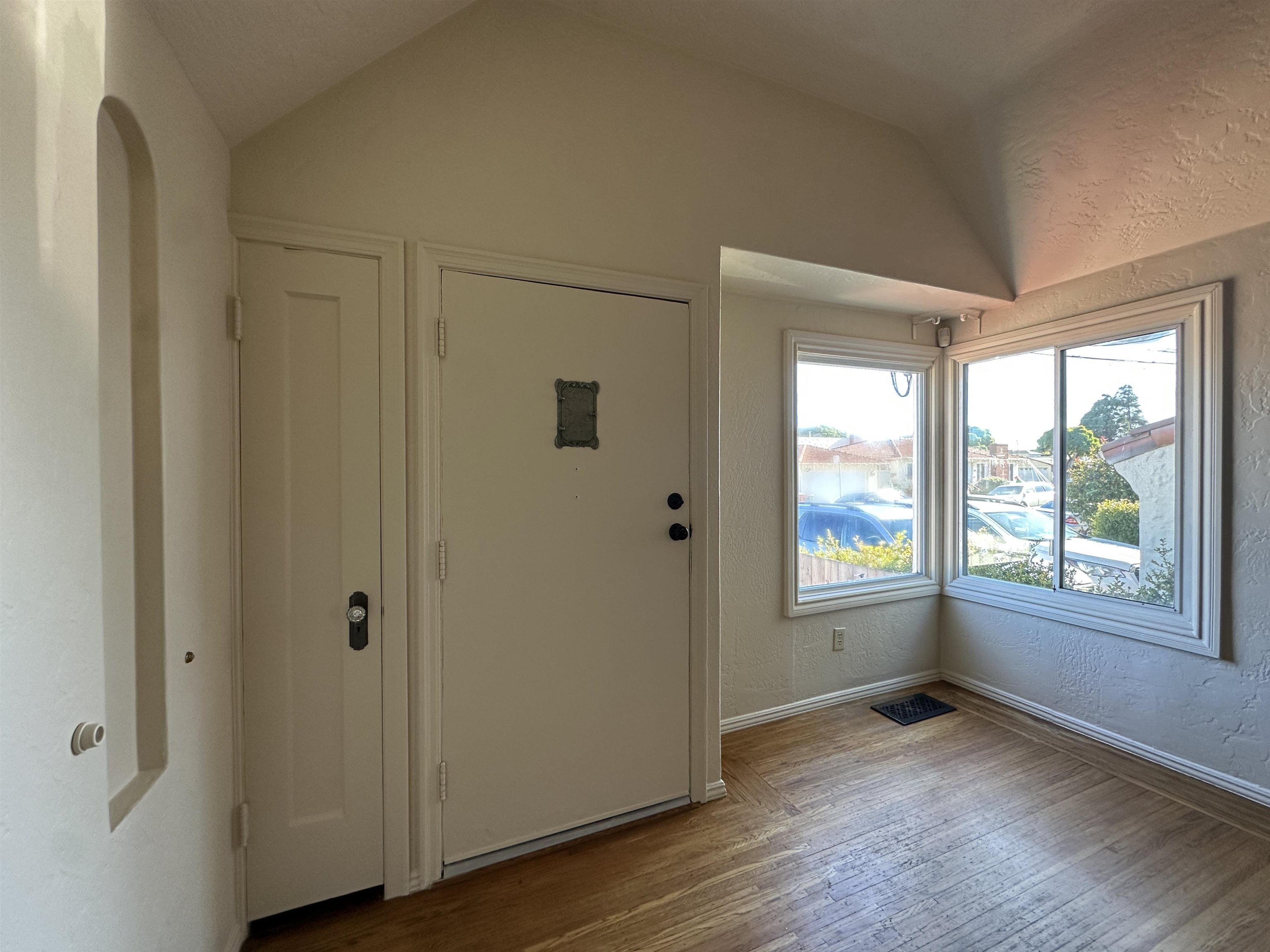 Detail Gallery Image 15 of 25 For 525 28th, Richmond,  CA 94804 - 2 Beds | 1 Baths