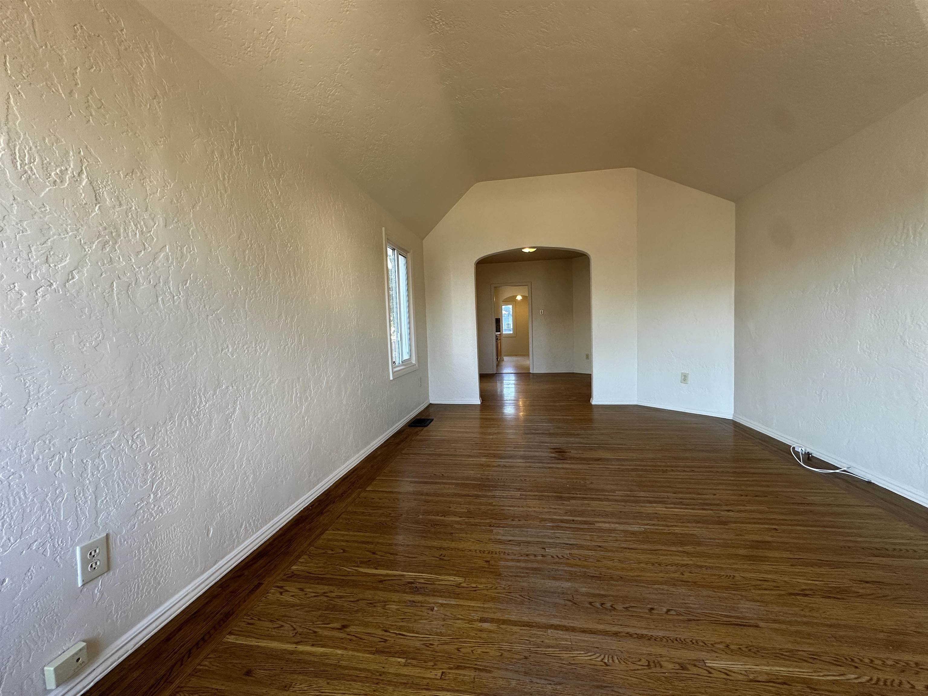 Detail Gallery Image 6 of 25 For 525 28th, Richmond,  CA 94804 - 2 Beds | 1 Baths