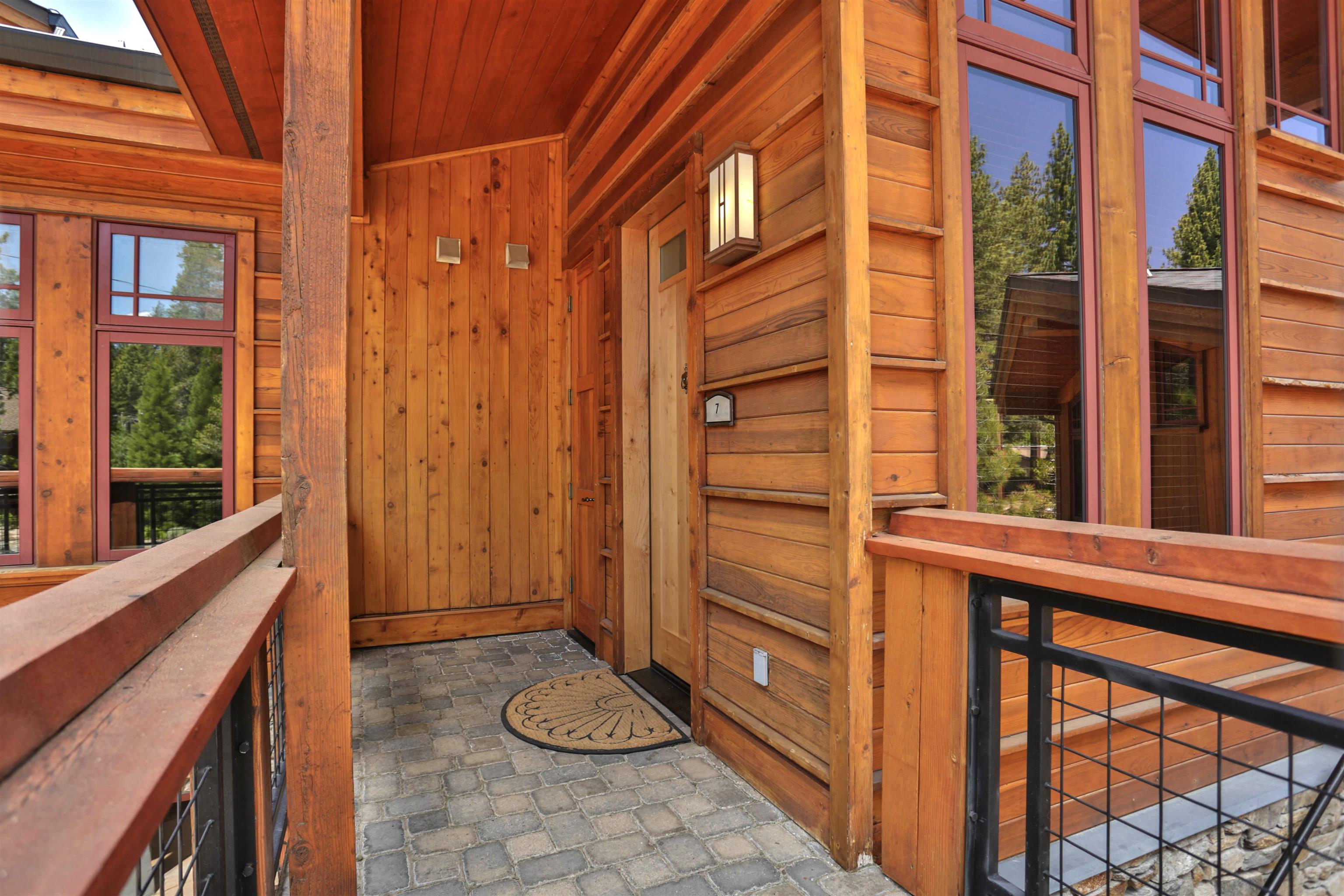 Detail Gallery Image 2 of 28 For 6750 N Lake Blvd, Tahoe Vista,  CA 96148 - 3 Beds | 3 Baths