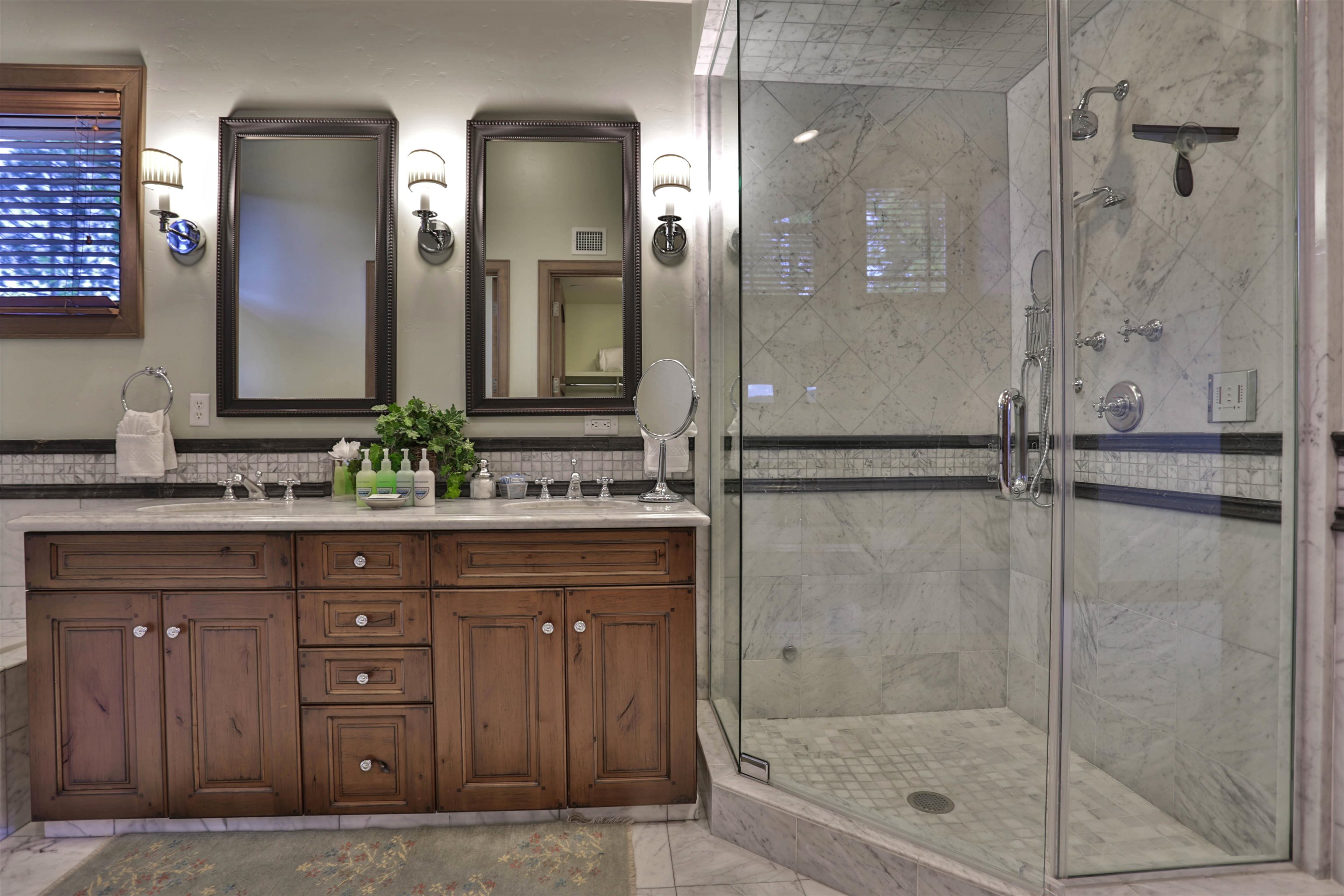 Detail Gallery Image 20 of 28 For 6750 N Lake Blvd, Tahoe Vista,  CA 96148 - 3 Beds | 3 Baths