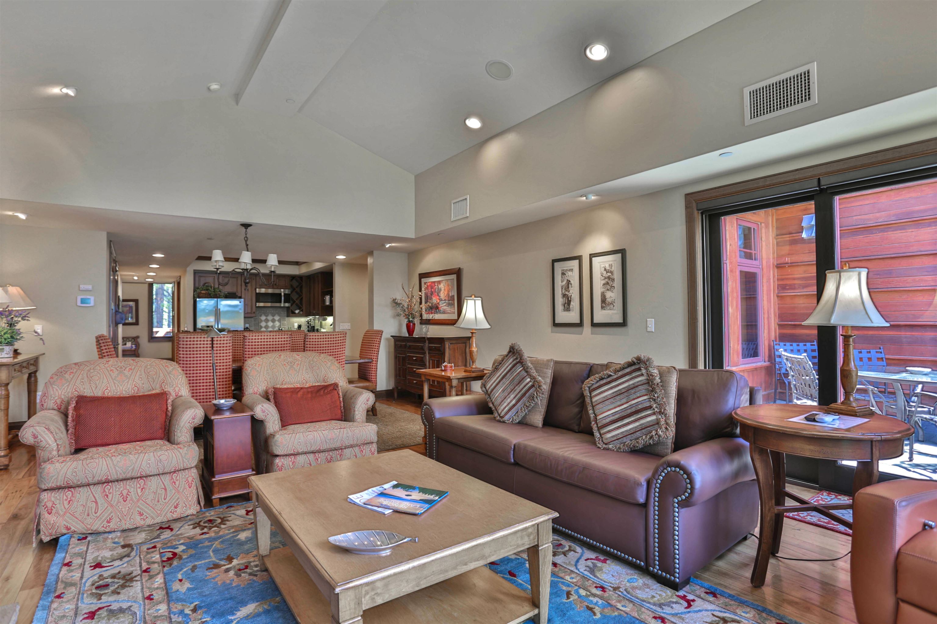 Detail Gallery Image 9 of 28 For 6750 N Lake Blvd, Tahoe Vista,  CA 96148 - 3 Beds | 3 Baths