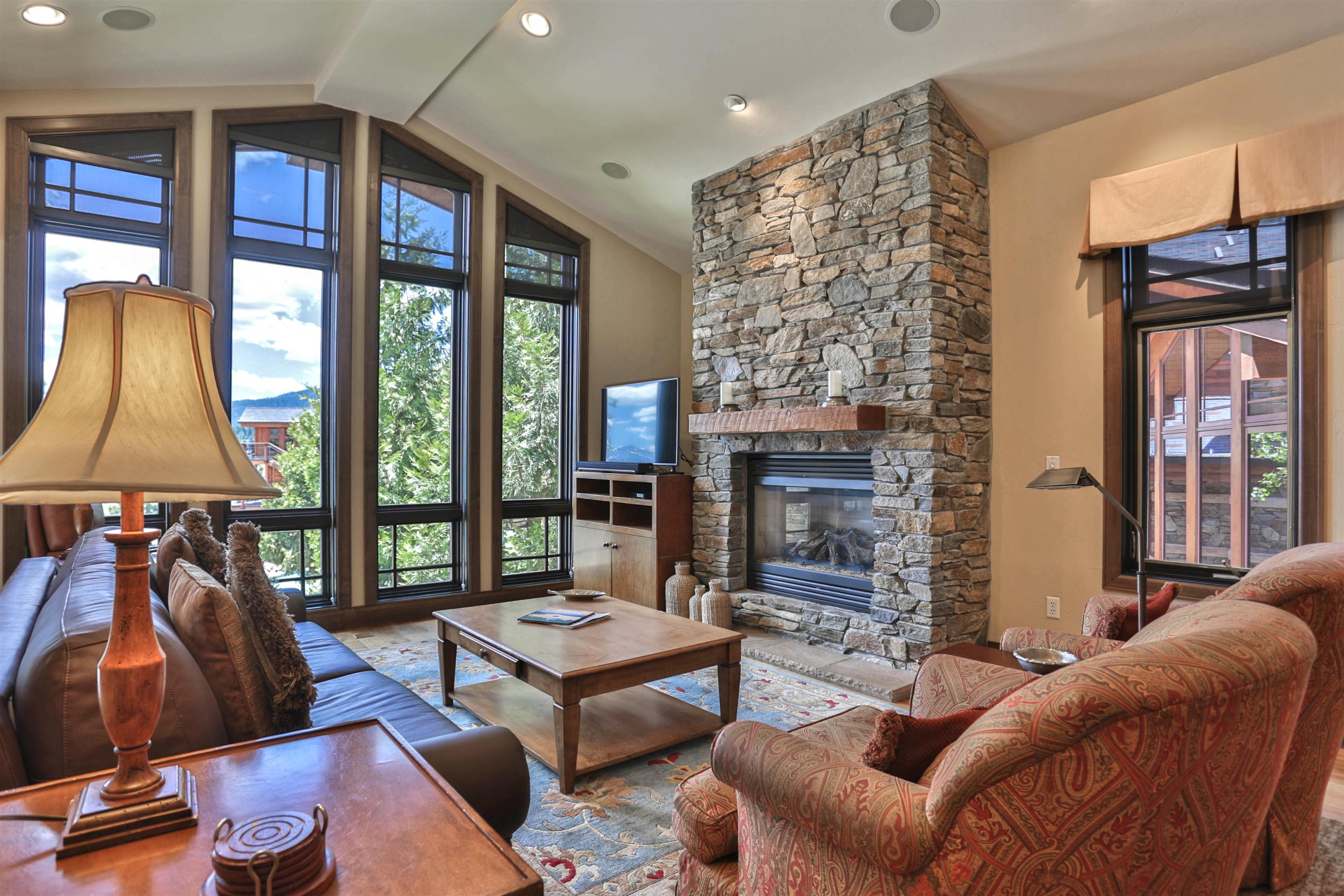 Detail Gallery Image 10 of 28 For 6750 N Lake Blvd, Tahoe Vista,  CA 96148 - 3 Beds | 3 Baths
