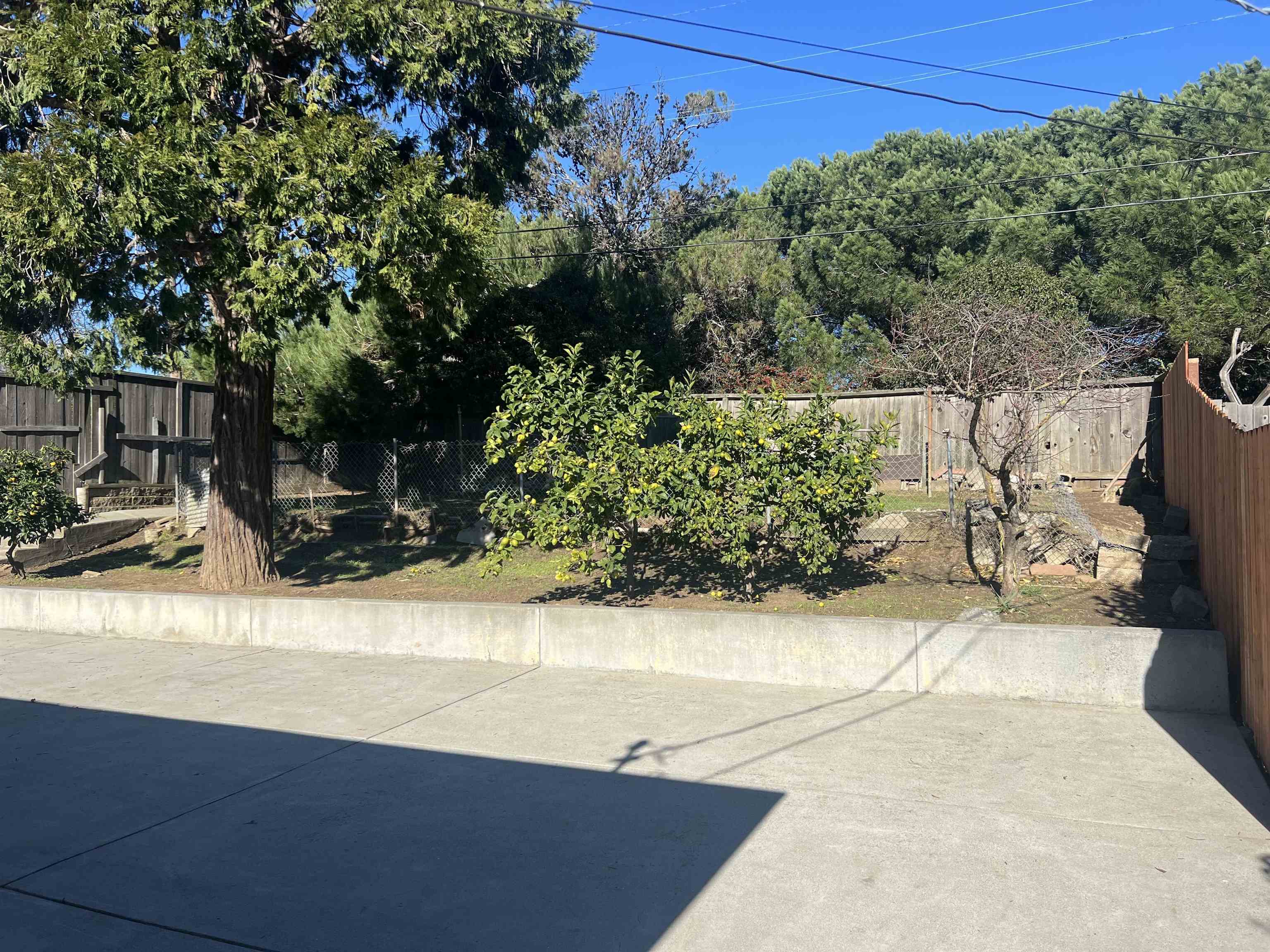 Detail Gallery Image 2 of 5 For 426 La Jolla St, Vallejo,  CA 94591 - 3 Beds | 1 Baths