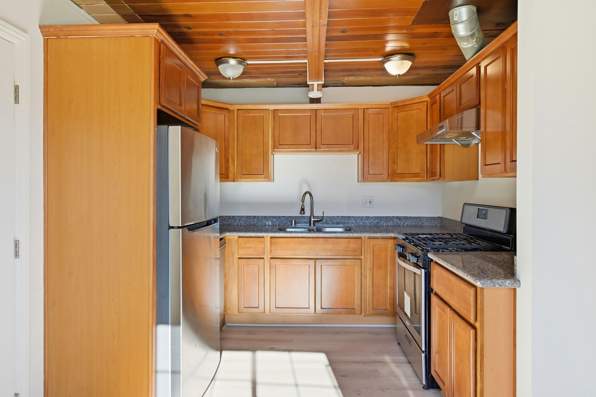 Detail Gallery Image 4 of 20 For 426 La Jolla St, Vallejo,  CA 94591 - 3 Beds | 1 Baths