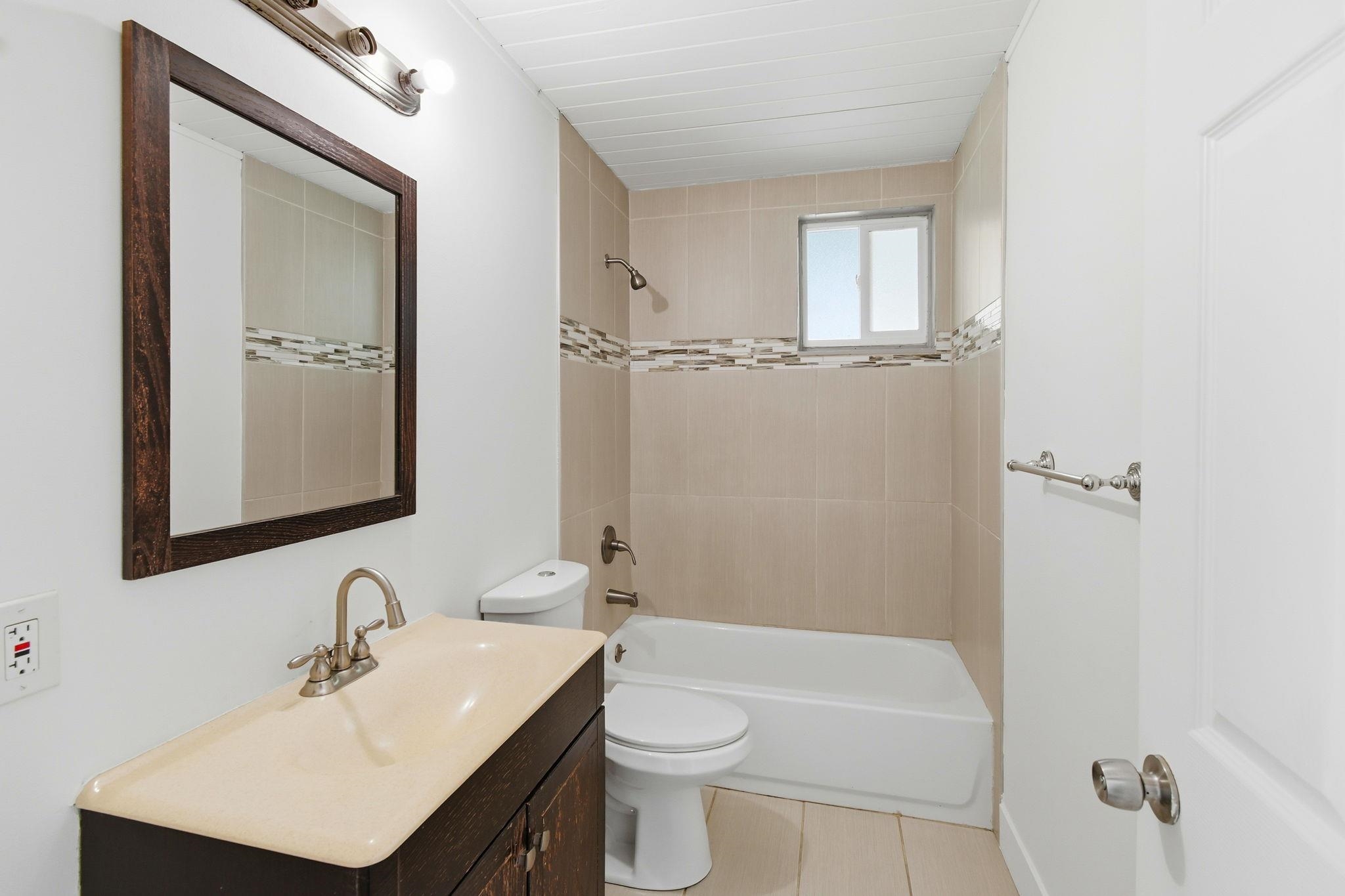 Detail Gallery Image 9 of 20 For 426 La Jolla St, Vallejo,  CA 94591 - 3 Beds | 1 Baths