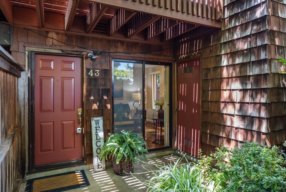 Detail Gallery Image 2 of 17 For 1455 Latour Ln #43,  Concord,  CA 94521 - 2 Beds | 1 Baths