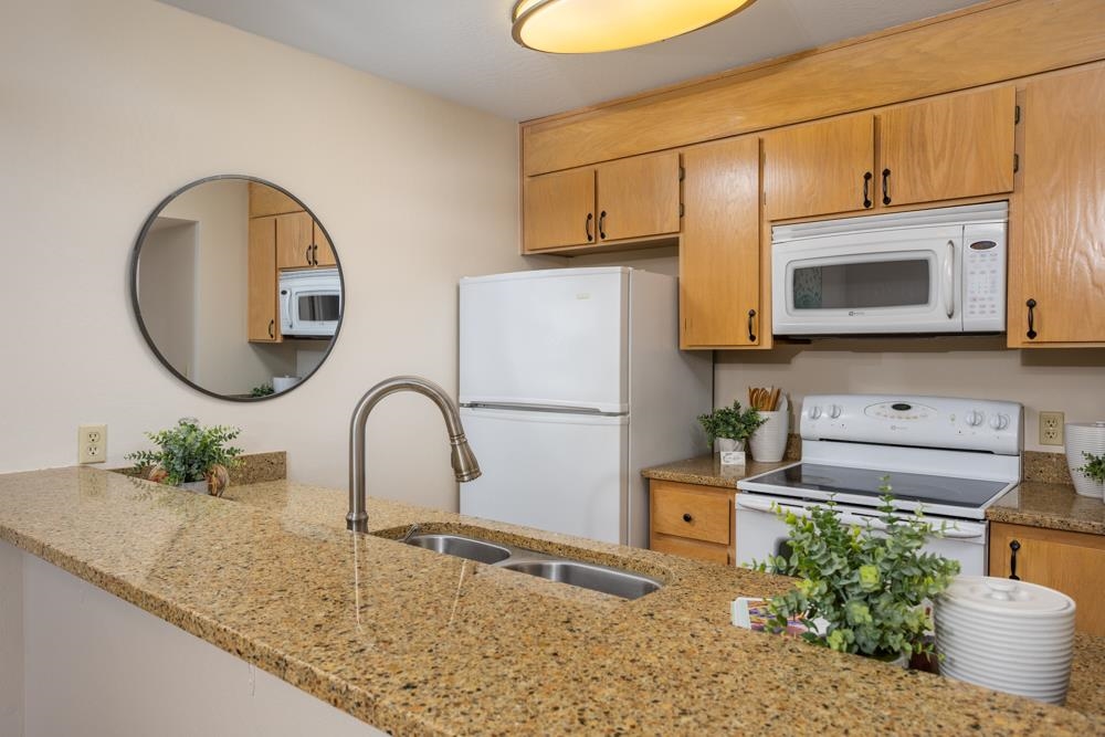 Detail Gallery Image 6 of 17 For 1455 Latour Ln #43,  Concord,  CA 94521 - 2 Beds | 1 Baths