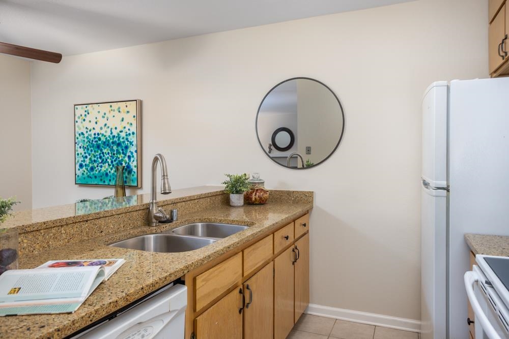 Detail Gallery Image 7 of 17 For 1455 Latour Ln #43,  Concord,  CA 94521 - 2 Beds | 1 Baths