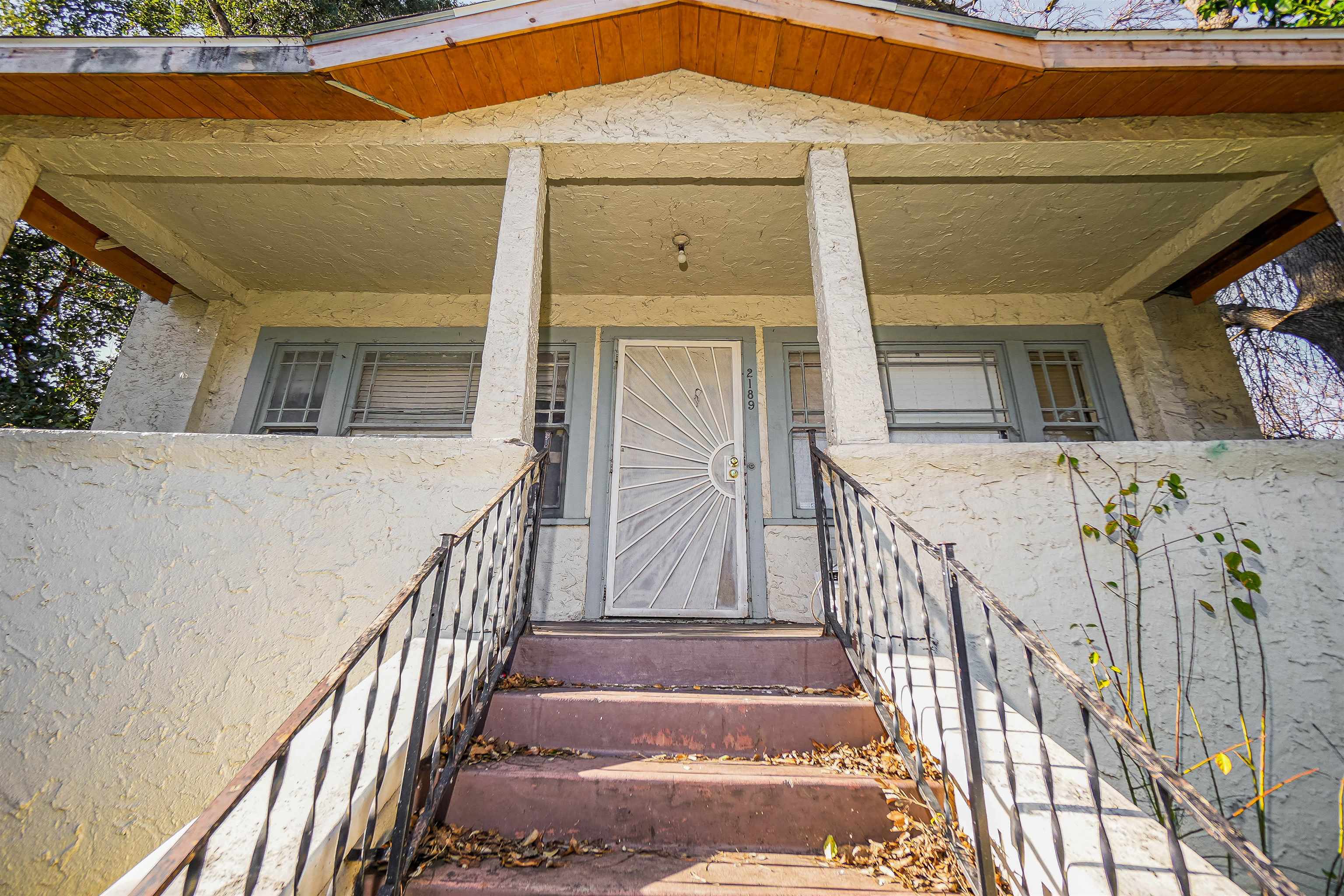 Detail Gallery Image 3 of 60 For 2054 Bonifacio, Concord,  CA 94520 - 5 Beds | 2 Baths