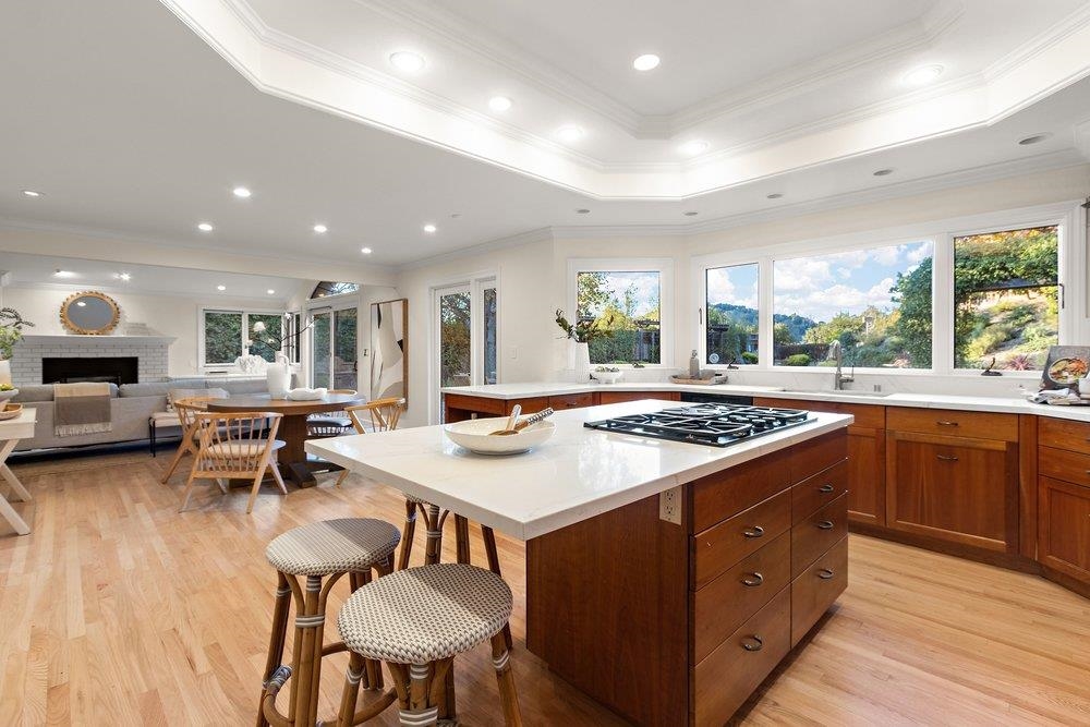 Detail Gallery Image 11 of 51 For 2 Willow Springs Lane, Moraga,  CA 94556-2102 - 4 Beds | 2/1 Baths