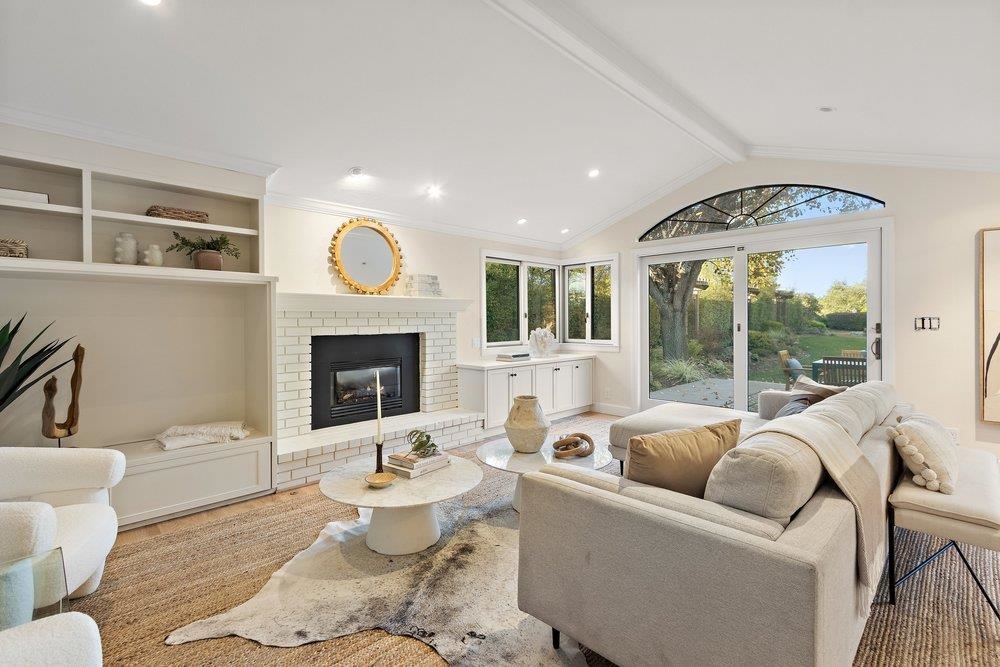 Detail Gallery Image 17 of 51 For 2 Willow Springs Lane, Moraga,  CA 94556-2102 - 4 Beds | 2/1 Baths