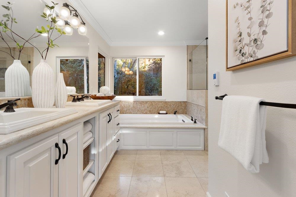 Detail Gallery Image 25 of 51 For 2 Willow Springs Lane, Moraga,  CA 94556-2102 - 4 Beds | 2/1 Baths