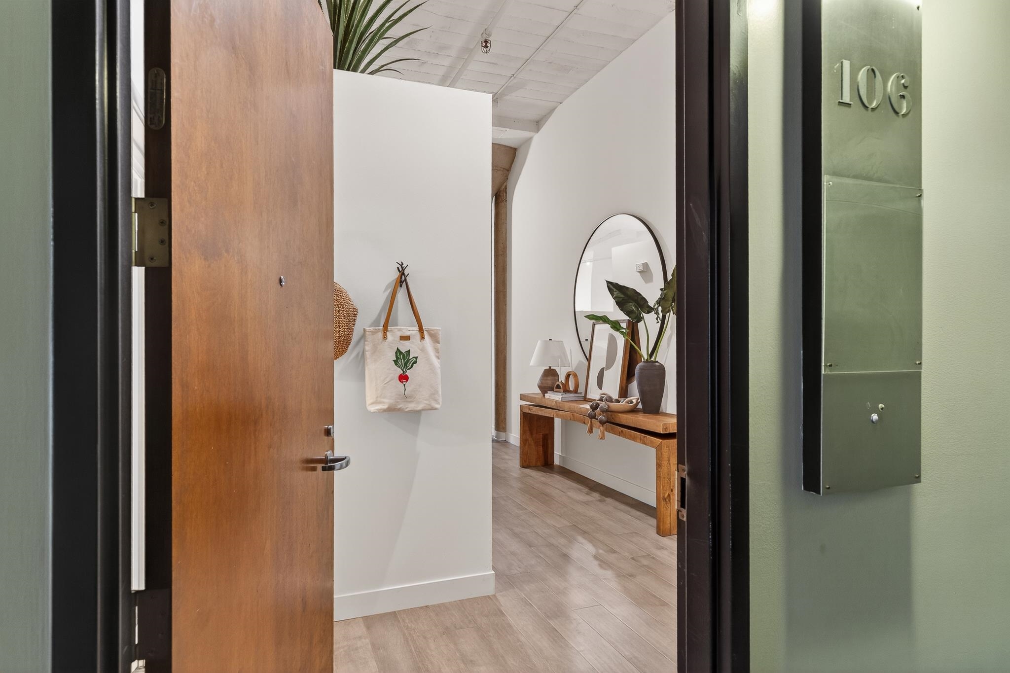 Photo #2: 41120499 Listing: Photo #2