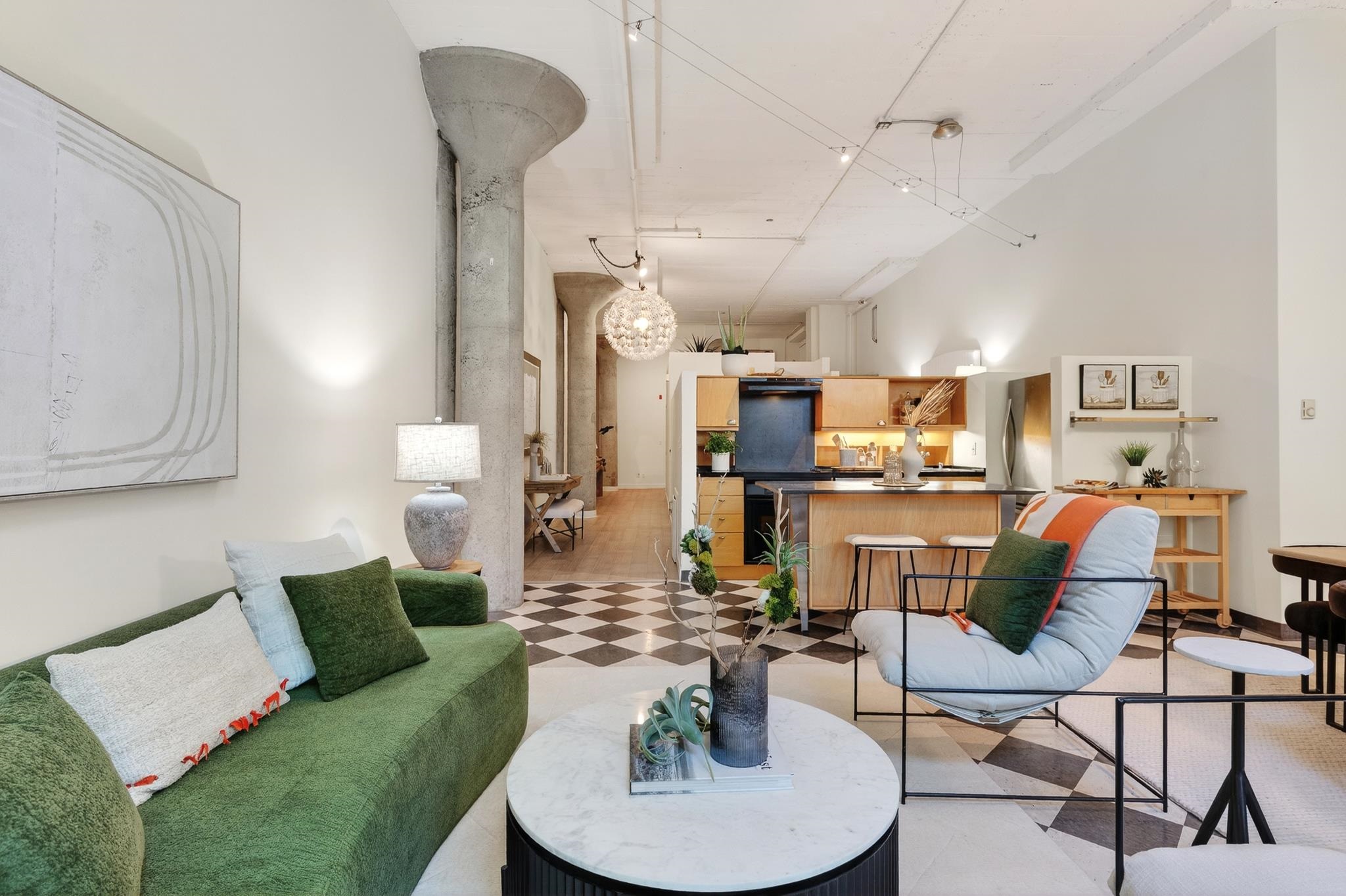 Photo #4: 41120499 Listing: Photo #4