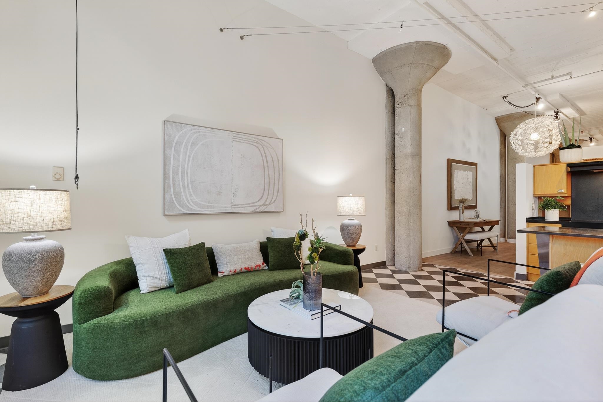 Photo #6: 41120499 Listing: Photo #6