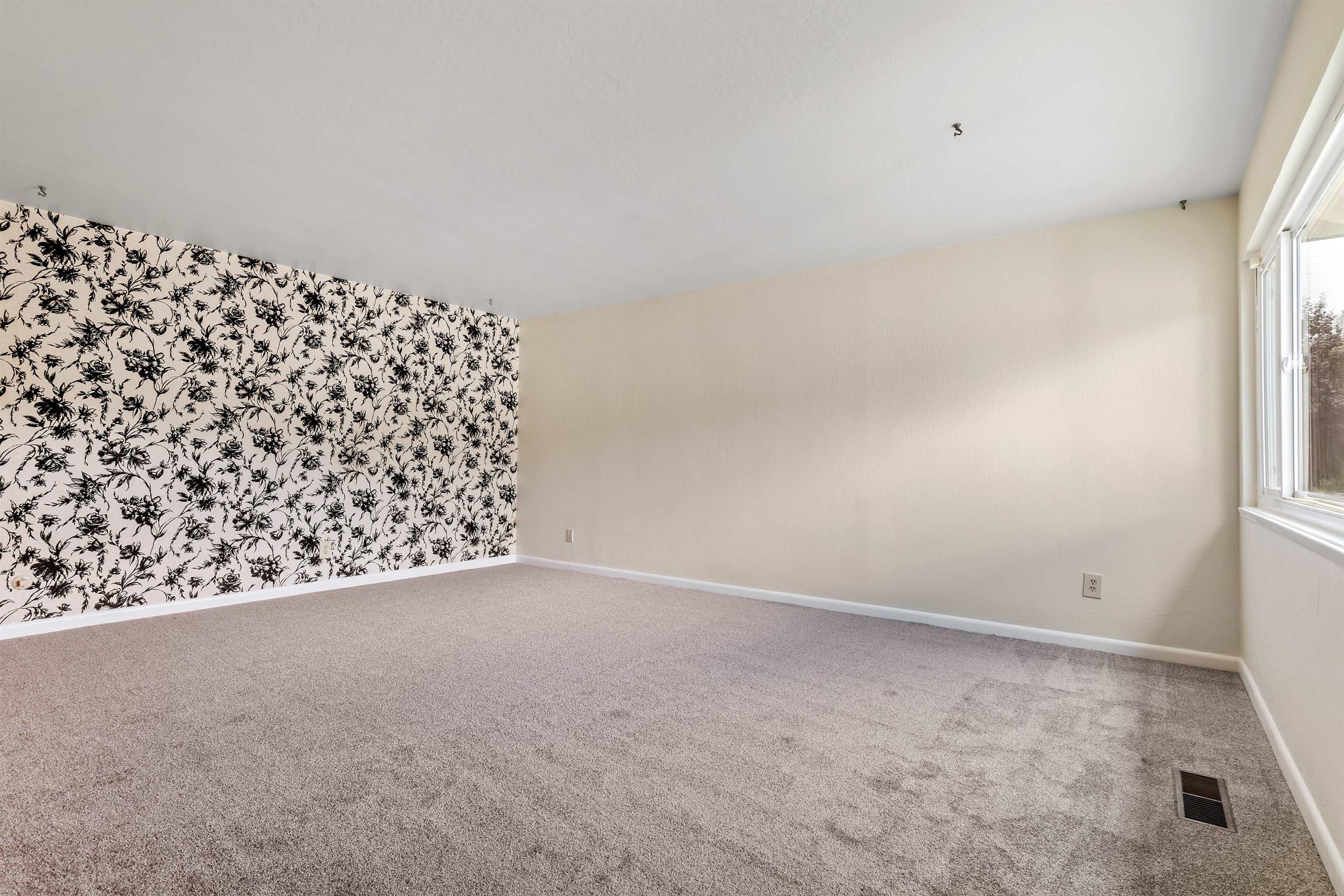 Detail Gallery Image 15 of 31 For 540 Hamilton Way, Pleasanton,  CA 94566 - 4 Beds | 3/1 Baths