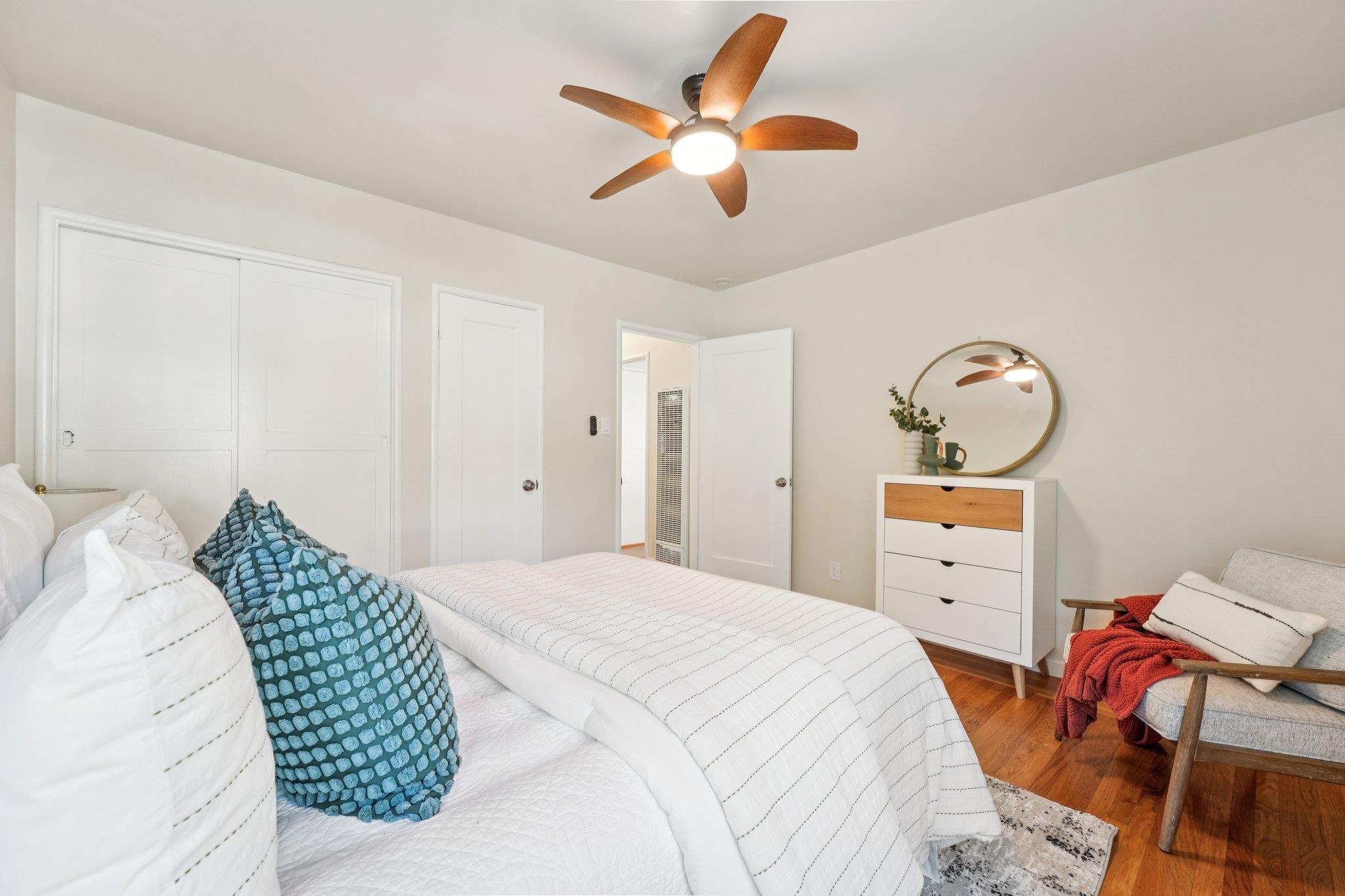 Detail Gallery Image 19 of 44 For 10601 Sheldon St, Oakland,  CA 94605 - 2 Beds | 1/1 Baths