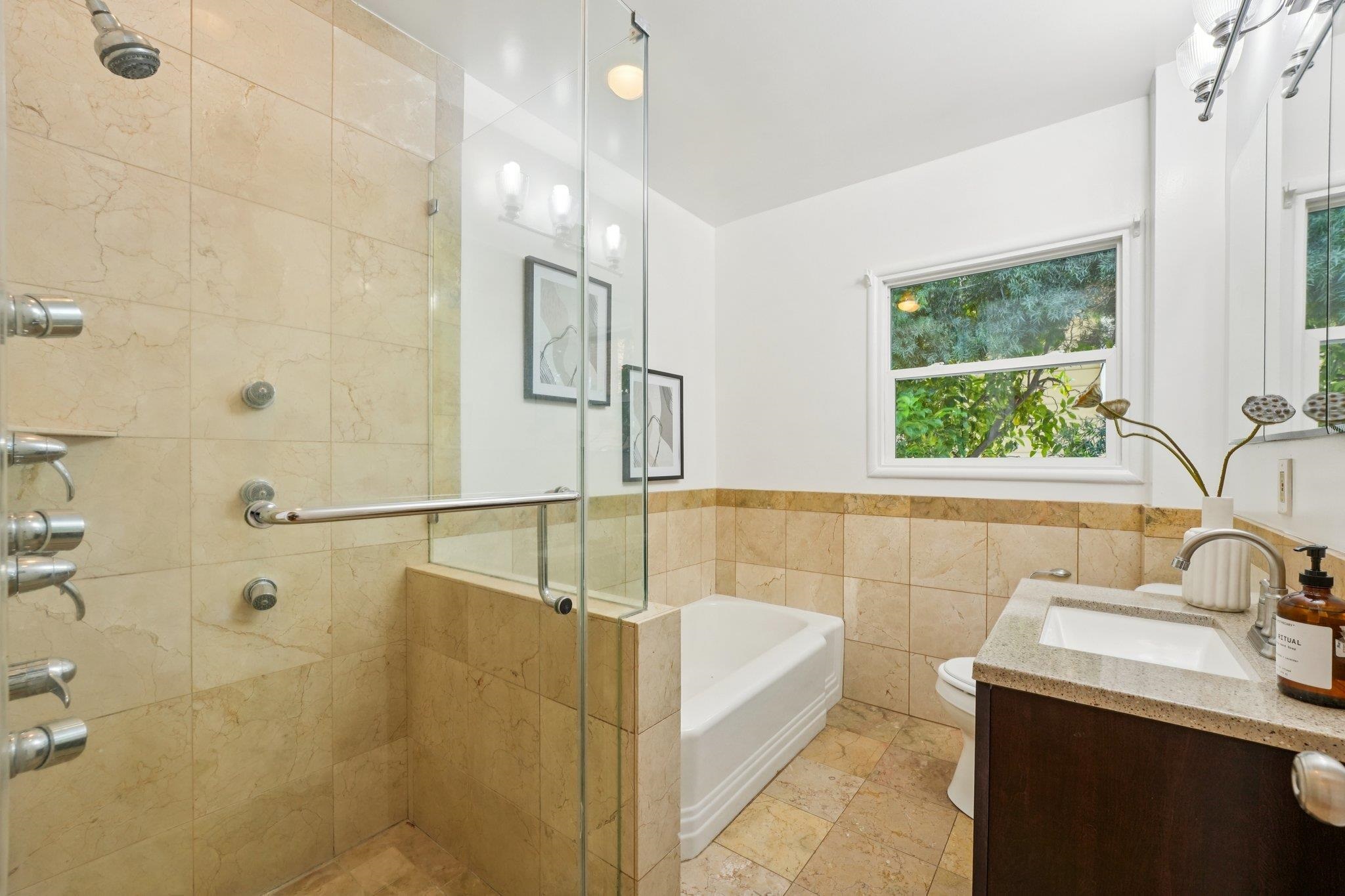 Detail Gallery Image 21 of 44 For 10601 Sheldon St, Oakland,  CA 94605 - 2 Beds | 1/1 Baths