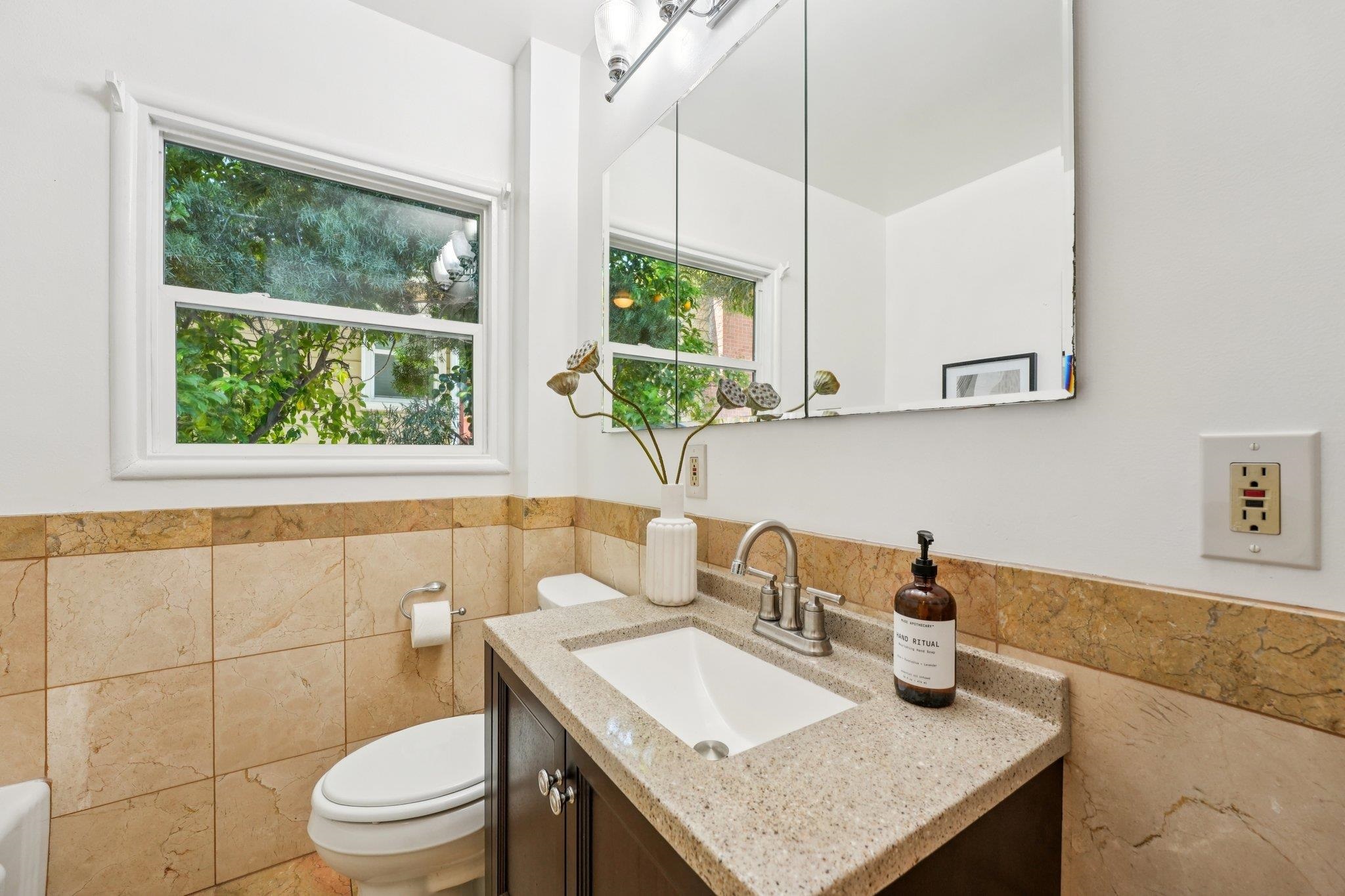 Detail Gallery Image 22 of 44 For 10601 Sheldon St, Oakland,  CA 94605 - 2 Beds | 1/1 Baths