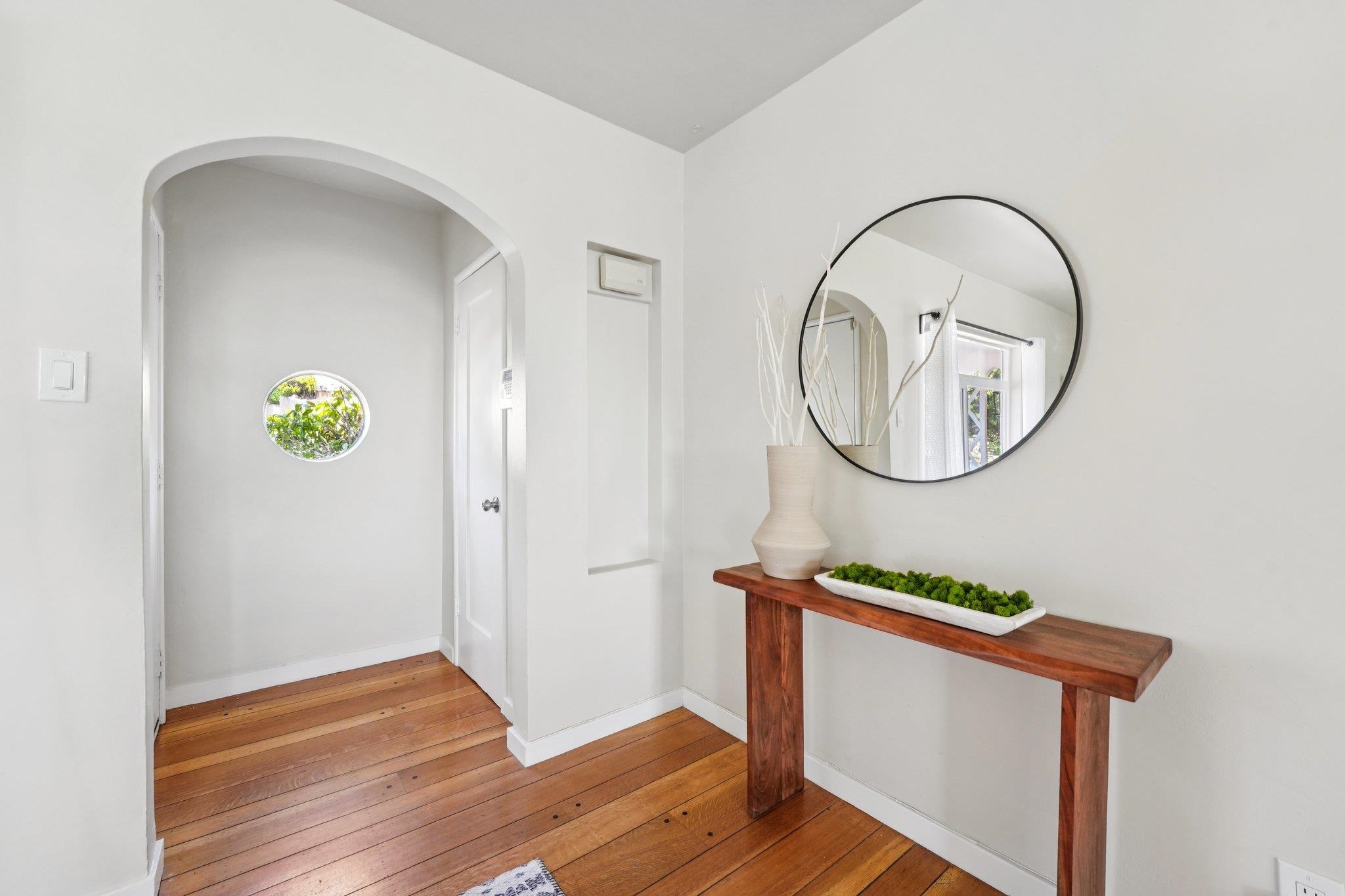 Detail Gallery Image 4 of 44 For 10601 Sheldon St, Oakland,  CA 94605 - 2 Beds | 1/1 Baths