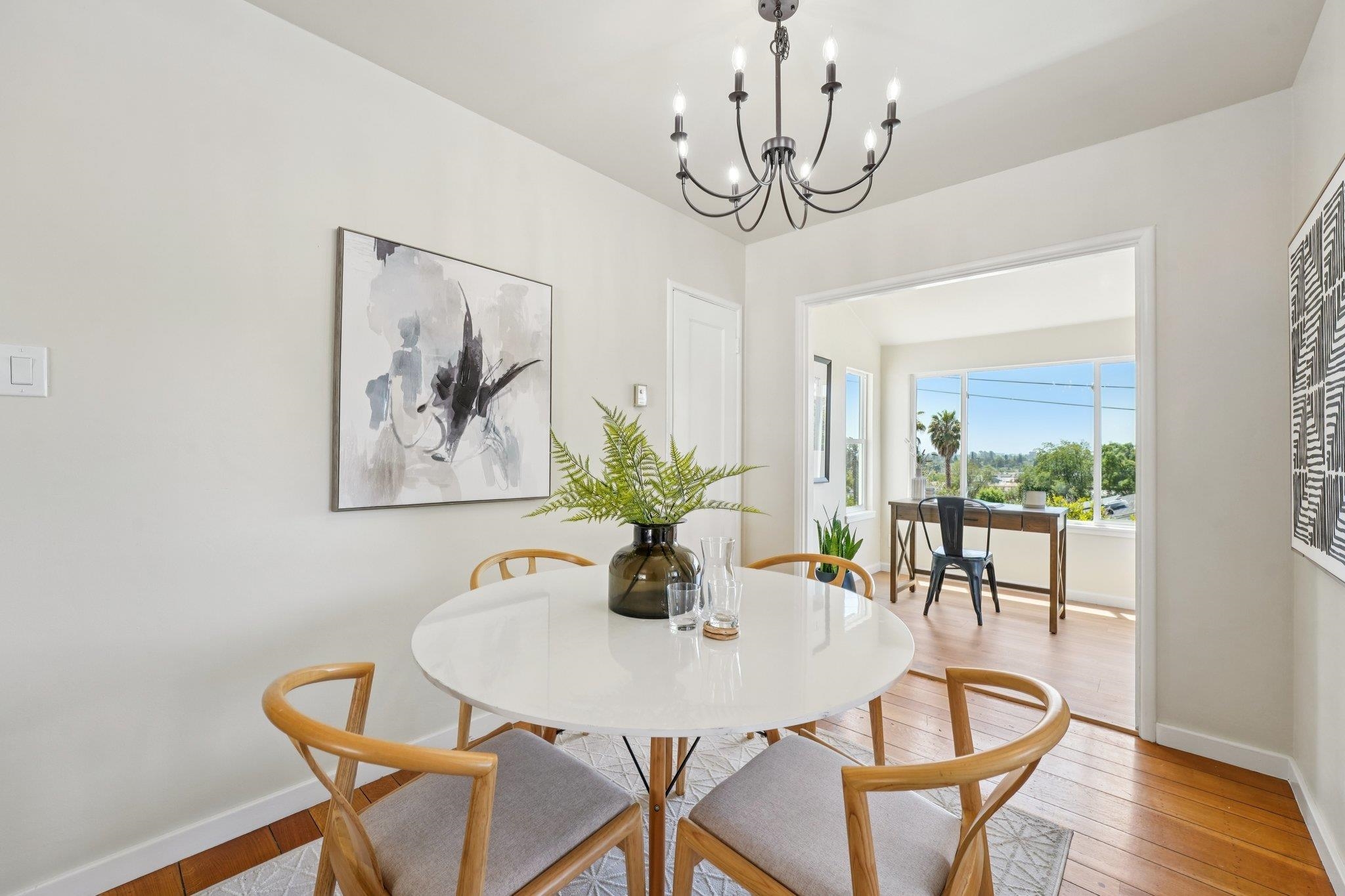 Detail Gallery Image 10 of 44 For 10601 Sheldon St, Oakland,  CA 94605 - 2 Beds | 1/1 Baths