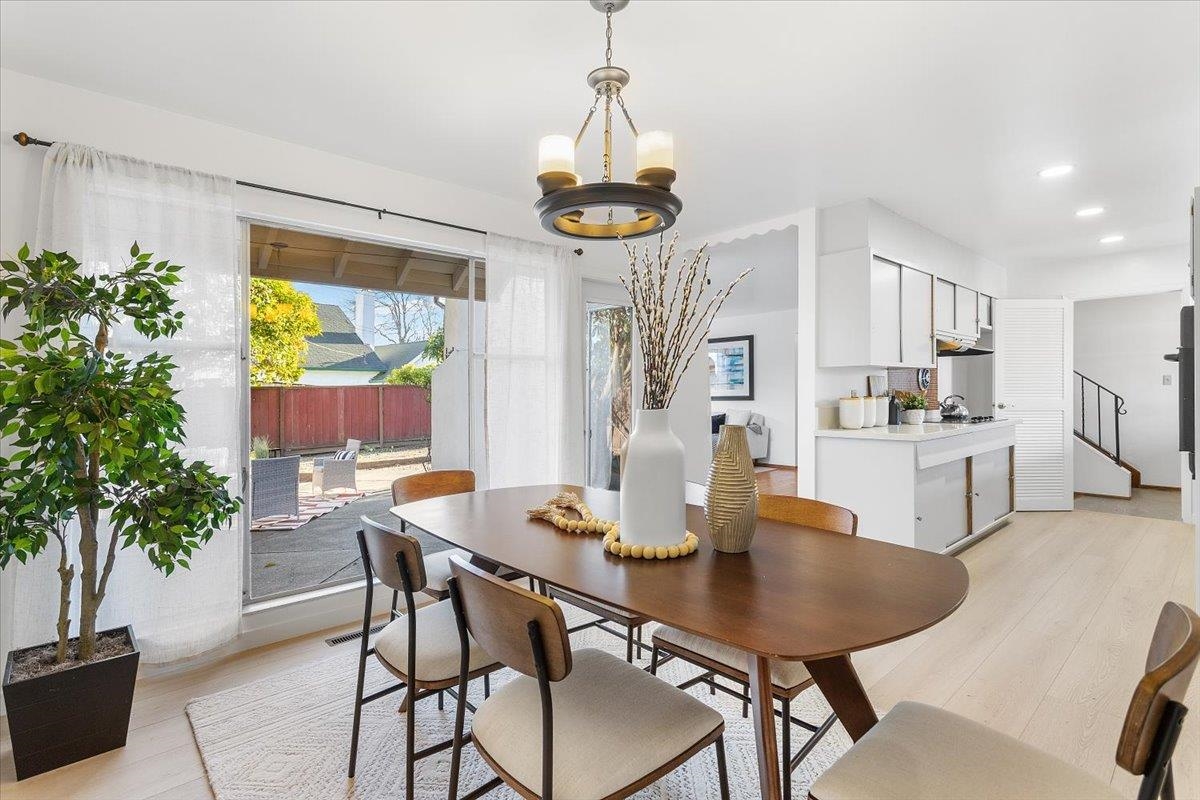 Detail Gallery Image 14 of 33 For 1252 Linfield Ln, Hayward,  CA 94545 - 4 Beds | 2 Baths