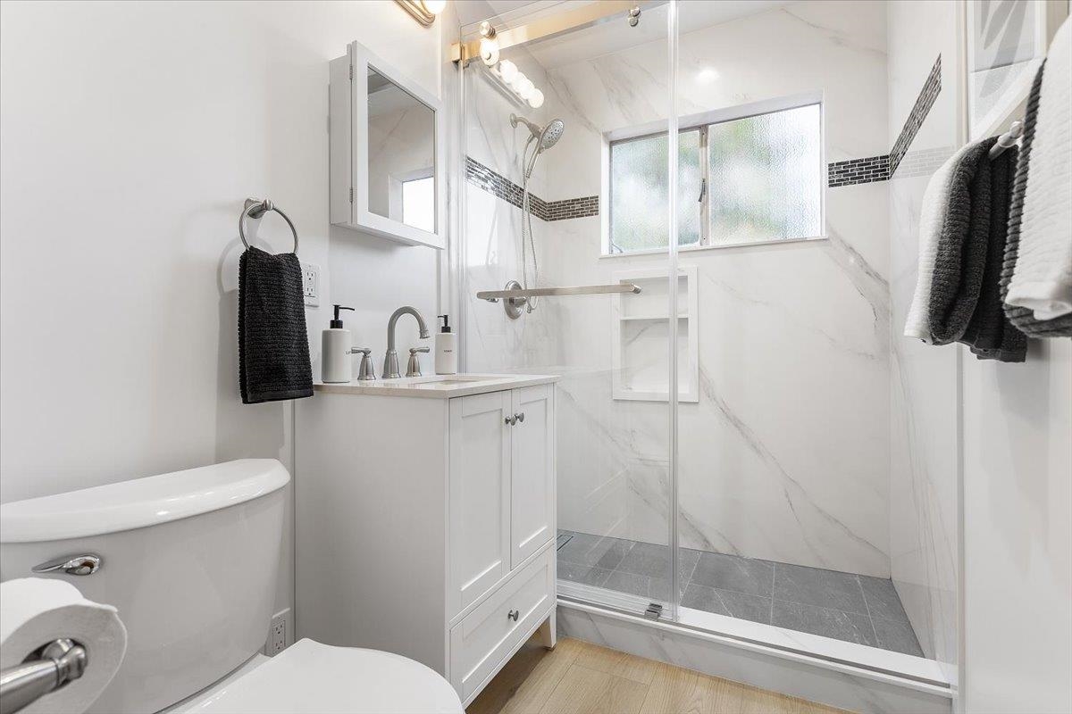 Detail Gallery Image 15 of 33 For 1252 Linfield Ln, Hayward,  CA 94545 - 4 Beds | 2 Baths