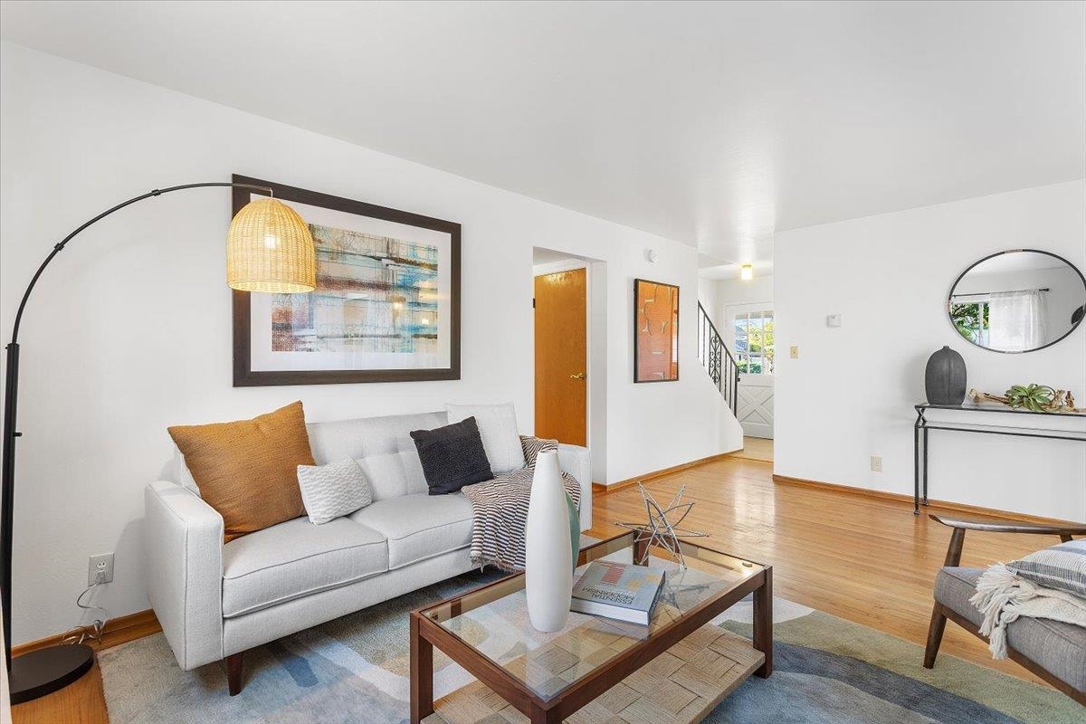 Detail Gallery Image 5 of 33 For 1252 Linfield Ln, Hayward,  CA 94545 - 4 Beds | 2 Baths