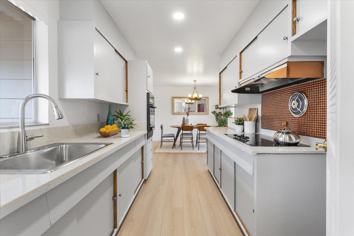 Detail Gallery Image 9 of 33 For 1252 Linfield Ln, Hayward,  CA 94545 - 4 Beds | 2 Baths