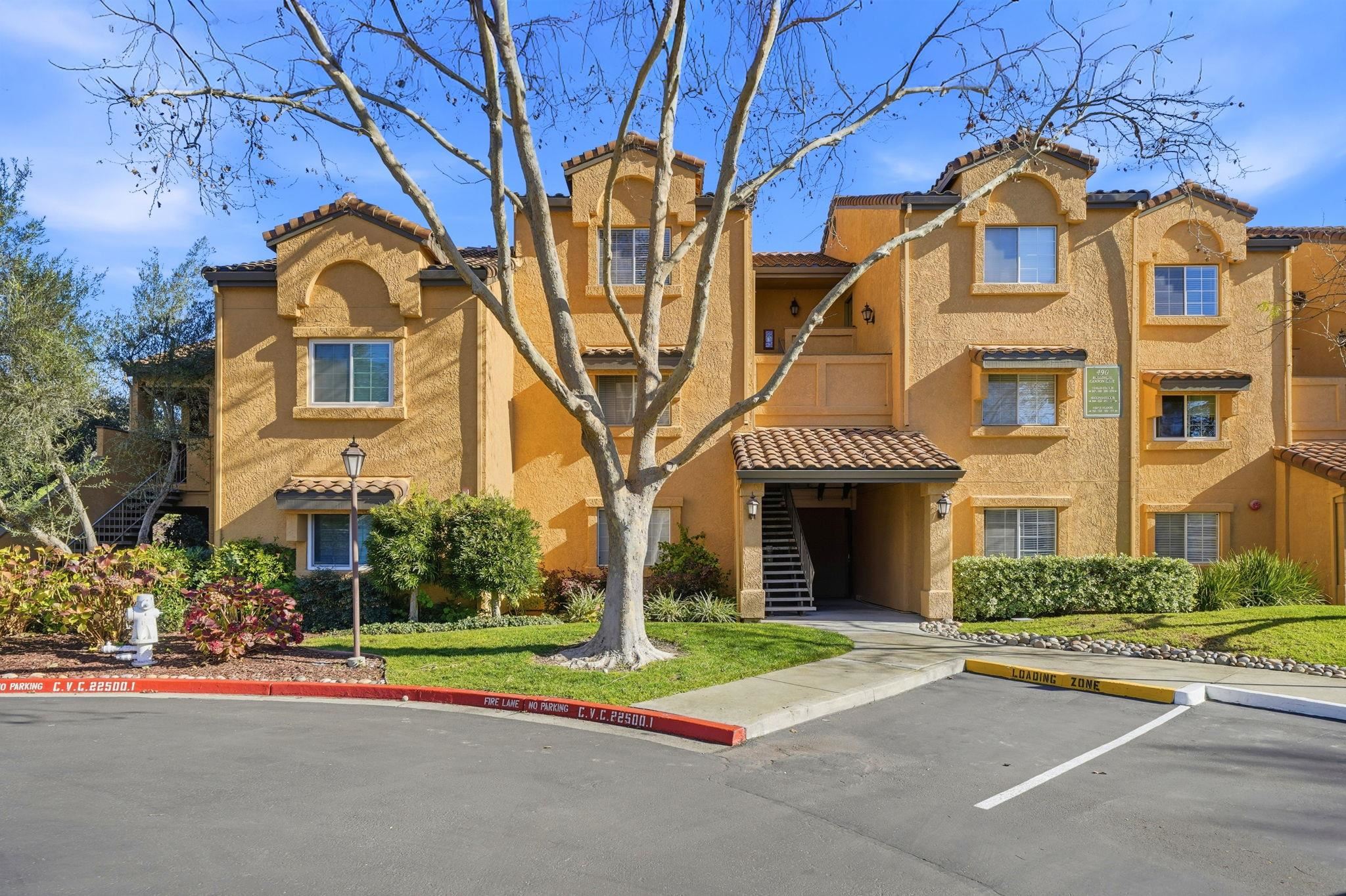 Detail Gallery Image 2 of 32 For 490 Bollinger Canyon Ln #367,  San Ramon,  CA 94582 - 1 Beds | 1 Baths